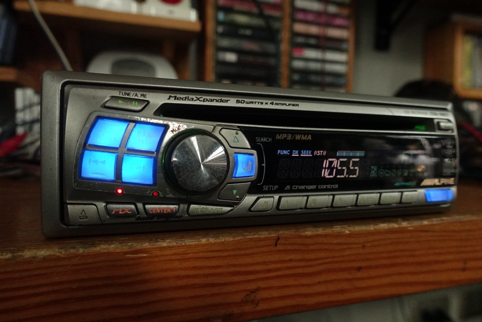 Alpine CDA-9807. CD/Fm108/Aux-Bluetooth Player.