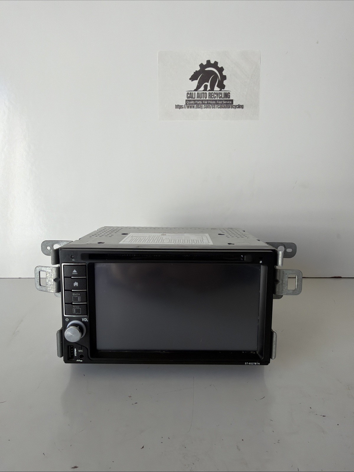 SoundXtreme ST-6527BT Double Din DVD Receiver with Bluetooth XV95BK