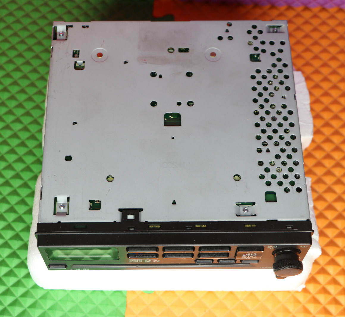Hyundai Factory CD FM/AM Radio Part No. 96160-2D101AX H-260JU