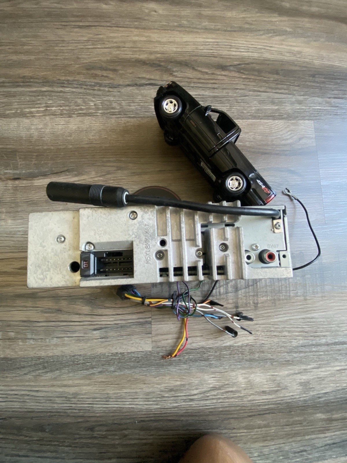 Alpine CDE-9843 CD Player In Dash Receiver