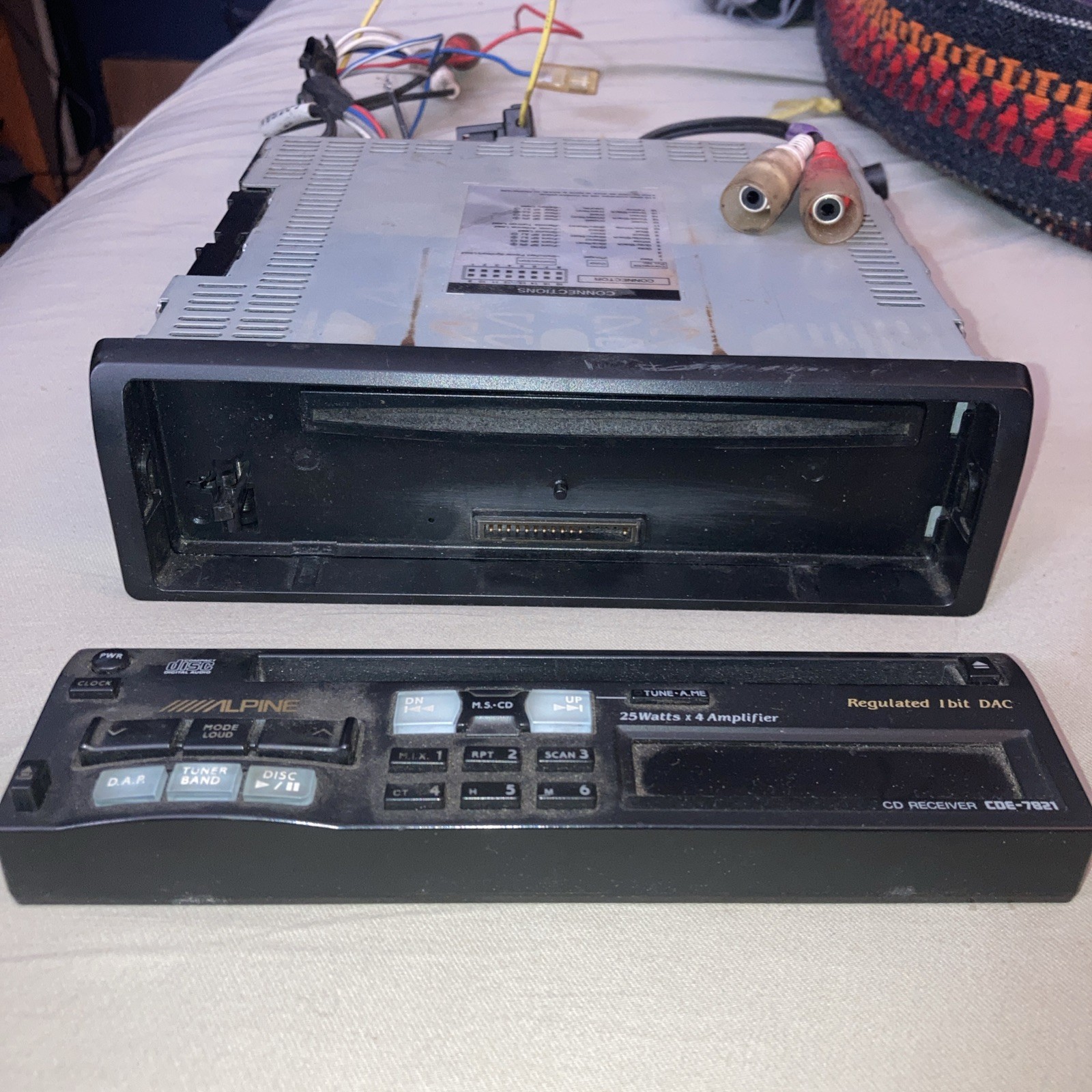 Alpine CDE-7821 CD Player Detachable Face Tuner Band Mode Loud D.A.P 25Wx4 1 DIN