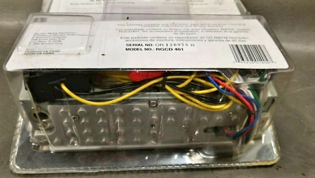 NEW SEALED Road Gear 60 Watt AM/FM CD Receiver Detachable Faceplate RGCD401