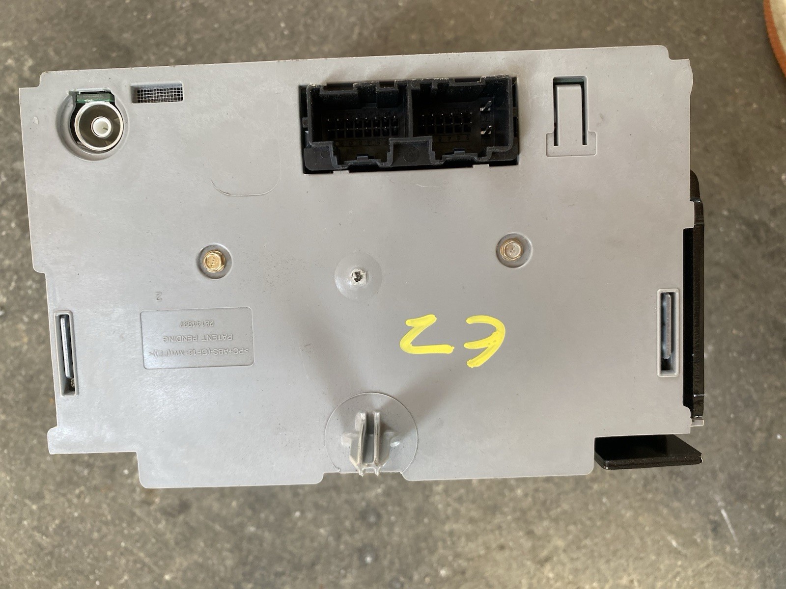 GM 20935118 2 DIN In-Dash Radio Head Unit AM/FM CD AUX Satellite Ready