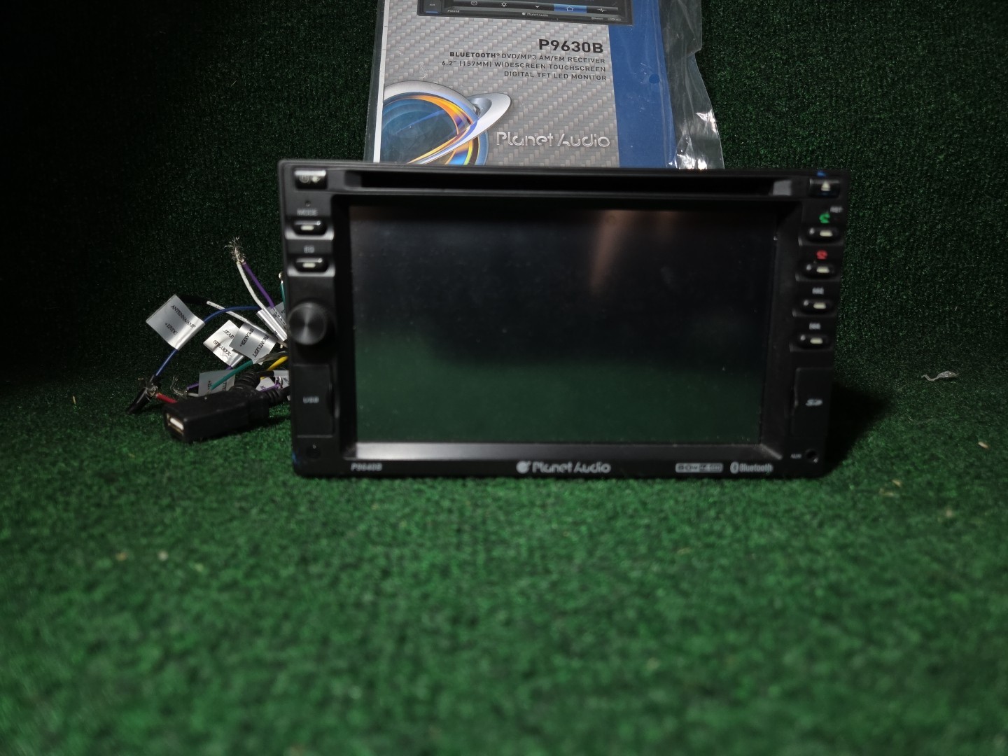 Planet Audio P9630B 2-DIN 6.2″ Stereo Touchscreen DVD USB SD AUX NO REMOTE
