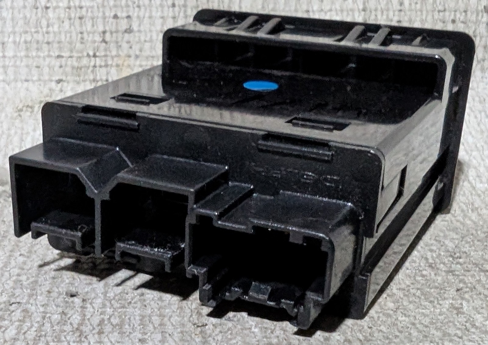 Chevy Silverado / Sierra 2019 2020 2021 OEM Spark & USB C Power Jack 13520516