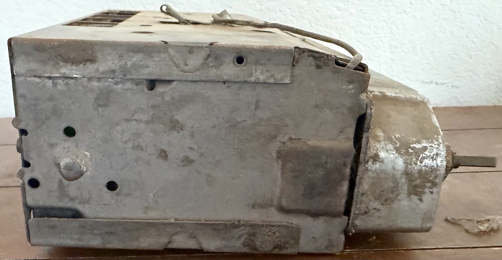 Vintage Delco 7282590-B AM Car Auto Radio 1963 1964 Chevy Untested GM