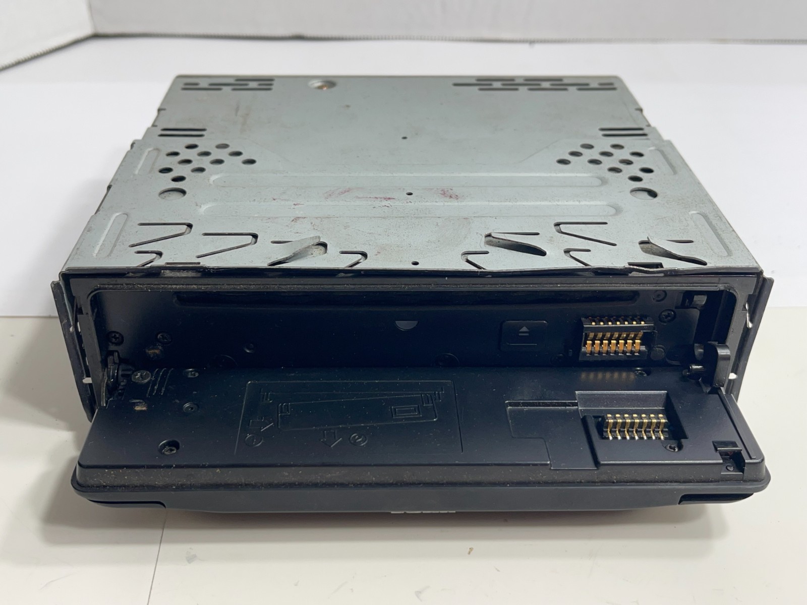 Sony CDX-MP40 Radio (Parts & Repair Radio) Untested (Came From A Parts Car)