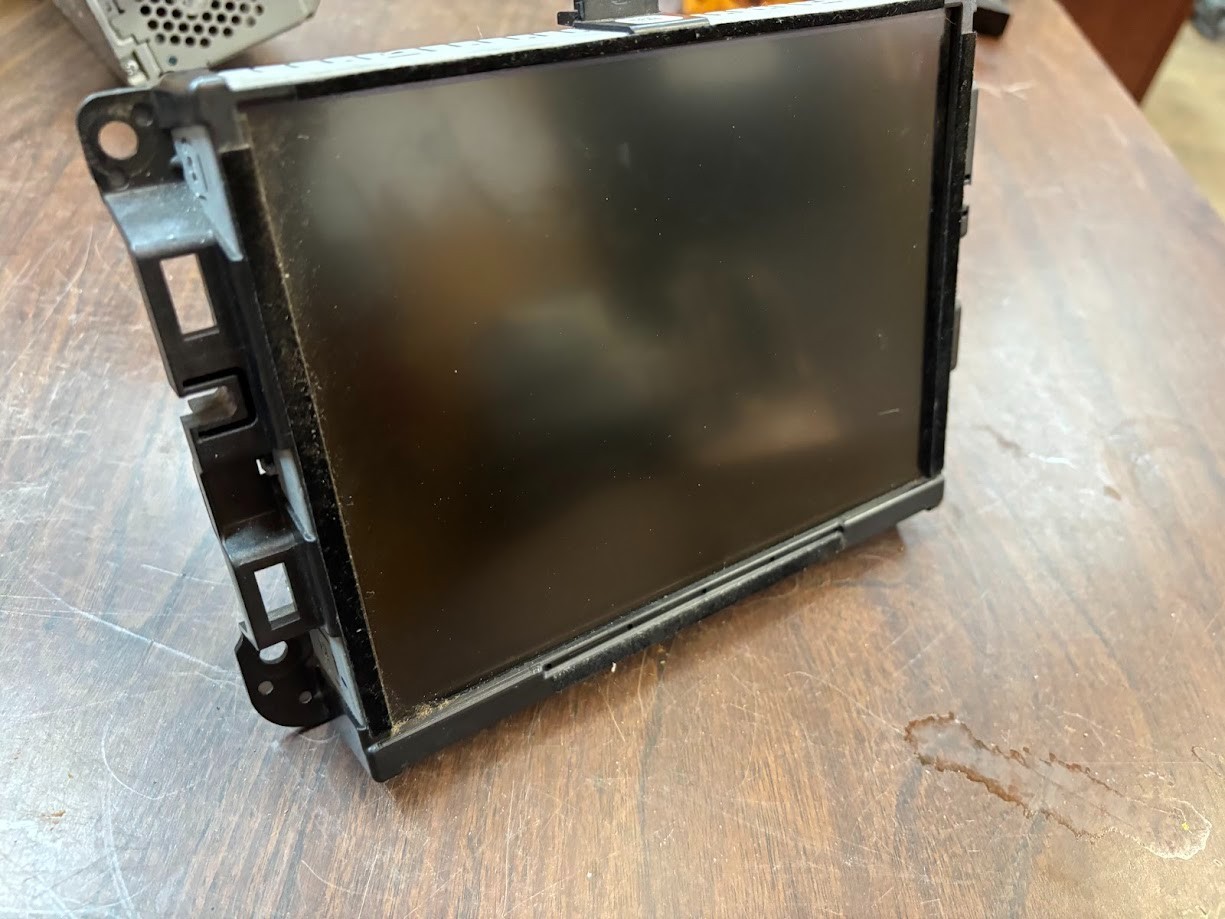 2014-2017 JEEP CHEROKEE NAVIGATION RADIO 8.4 SCREEN DISPLAY. 68249986AH