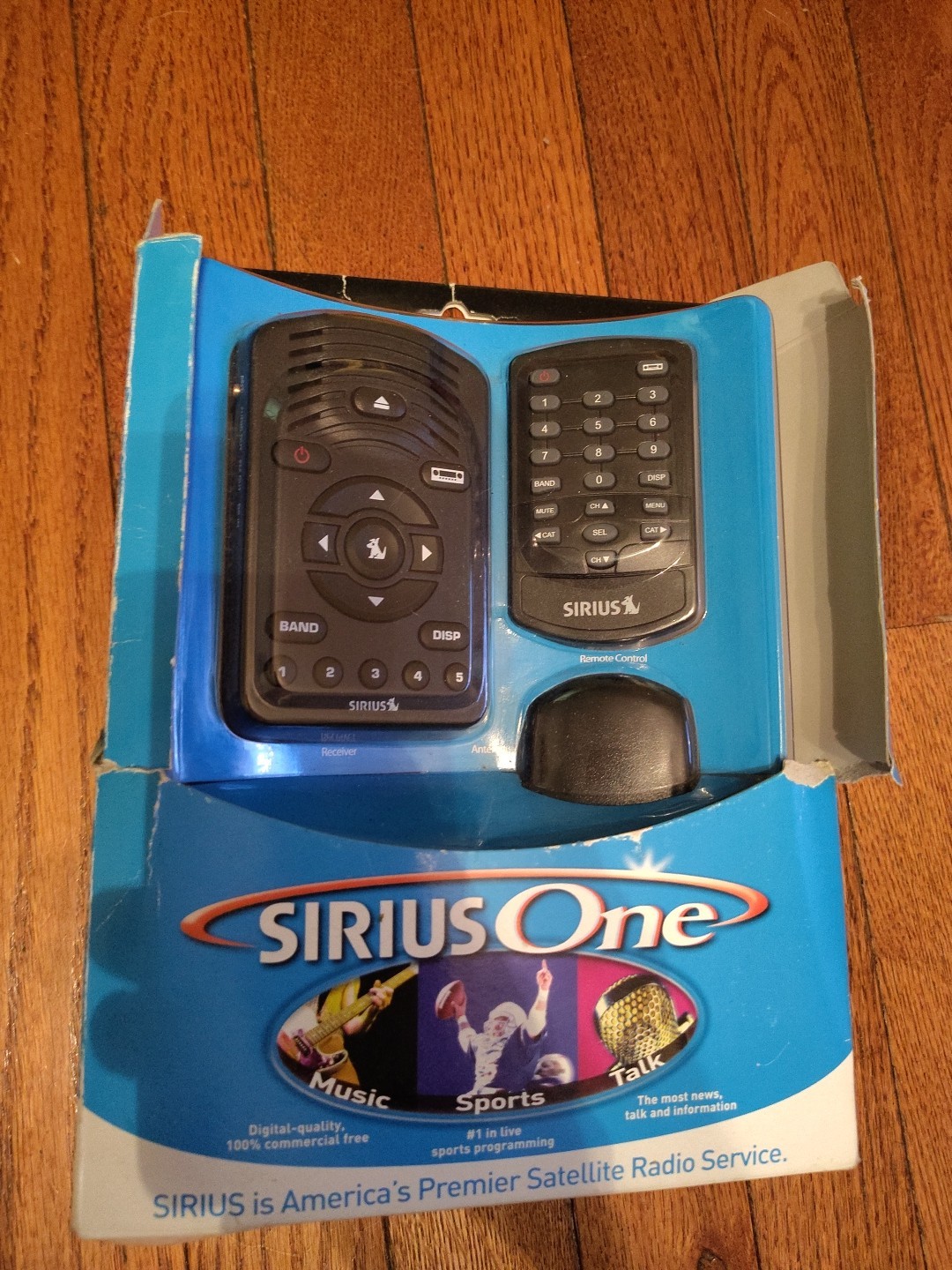 NOS Sirius Satellite Radio Sirius One SV1 All In One with Remote Control