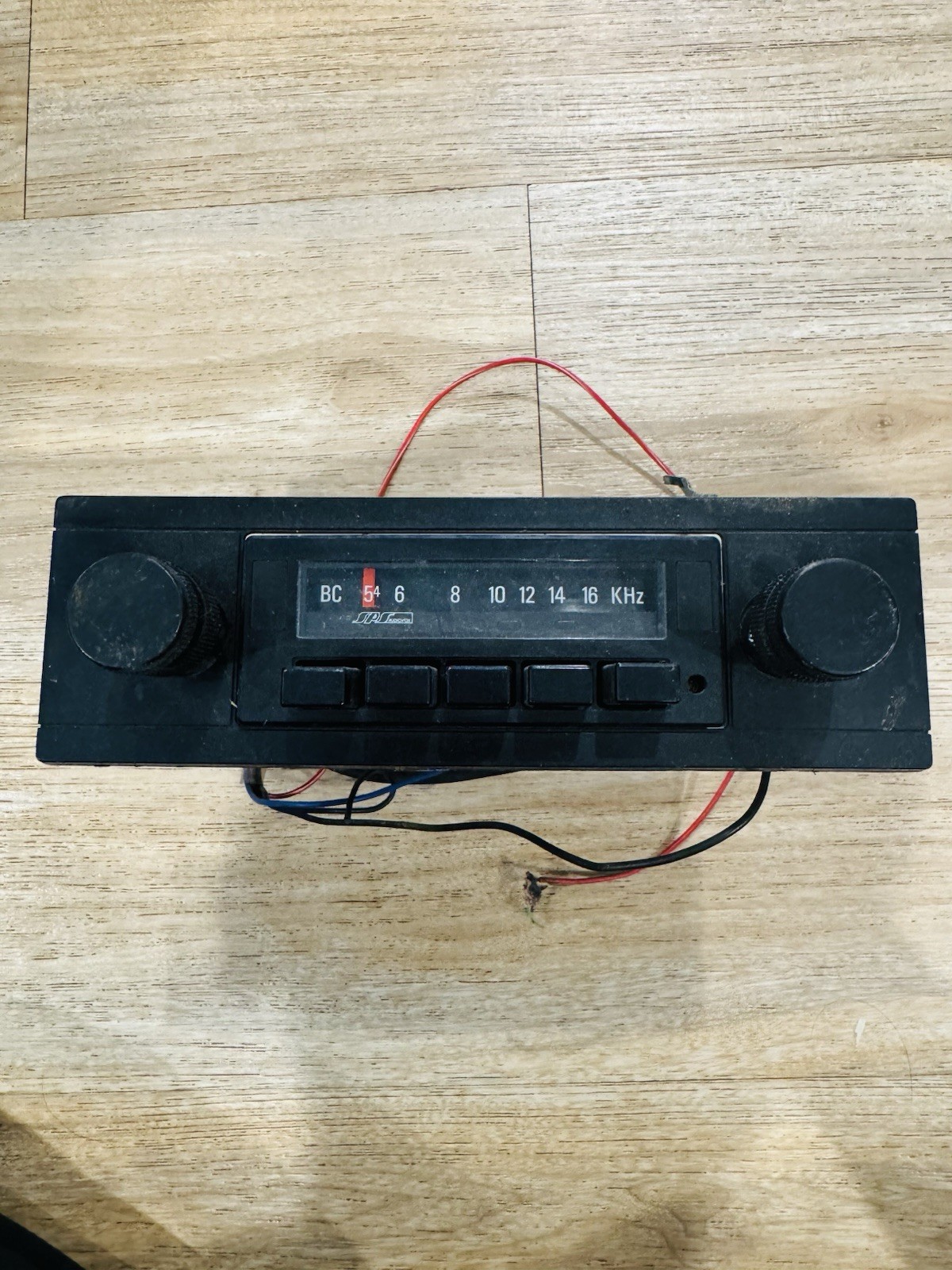 Audiovox SPS 88-IM-PBA 1 DIN In-Dash AM/FM Radio Head Unit 12V
