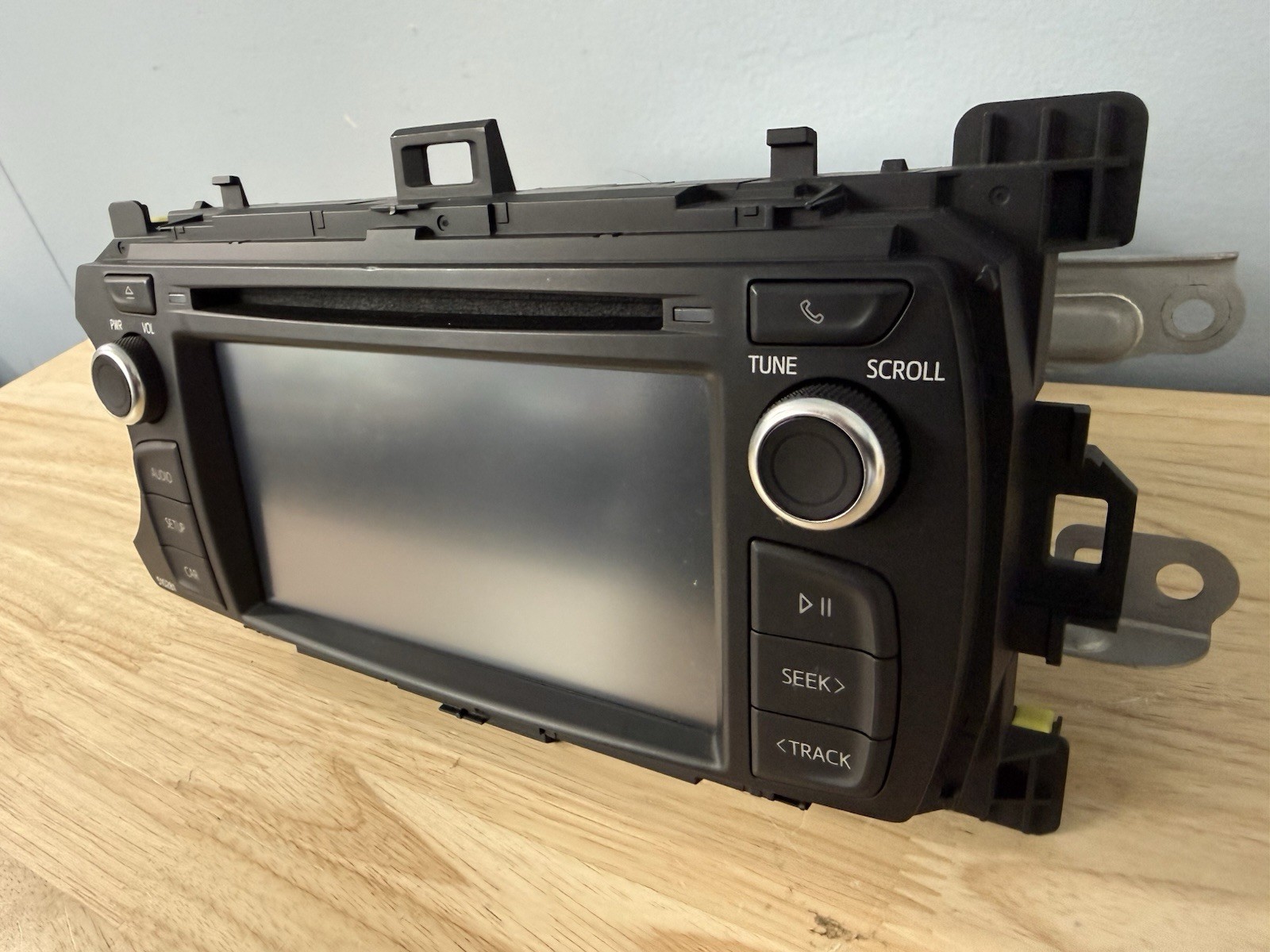 2017–2018 Toyota Yaris 86140-0D430 AM FM Radio MP3 CD Player 510281