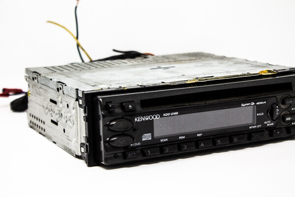 Kenwood KDC-216s 45W x 4 AM/FM CD PLAYER Detachable faceplate