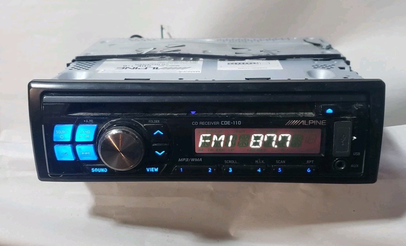 Alpine CDE-110 Receiver MP3/WMA/CD Aux USB Audio Deck Car Sereo Detachable Face