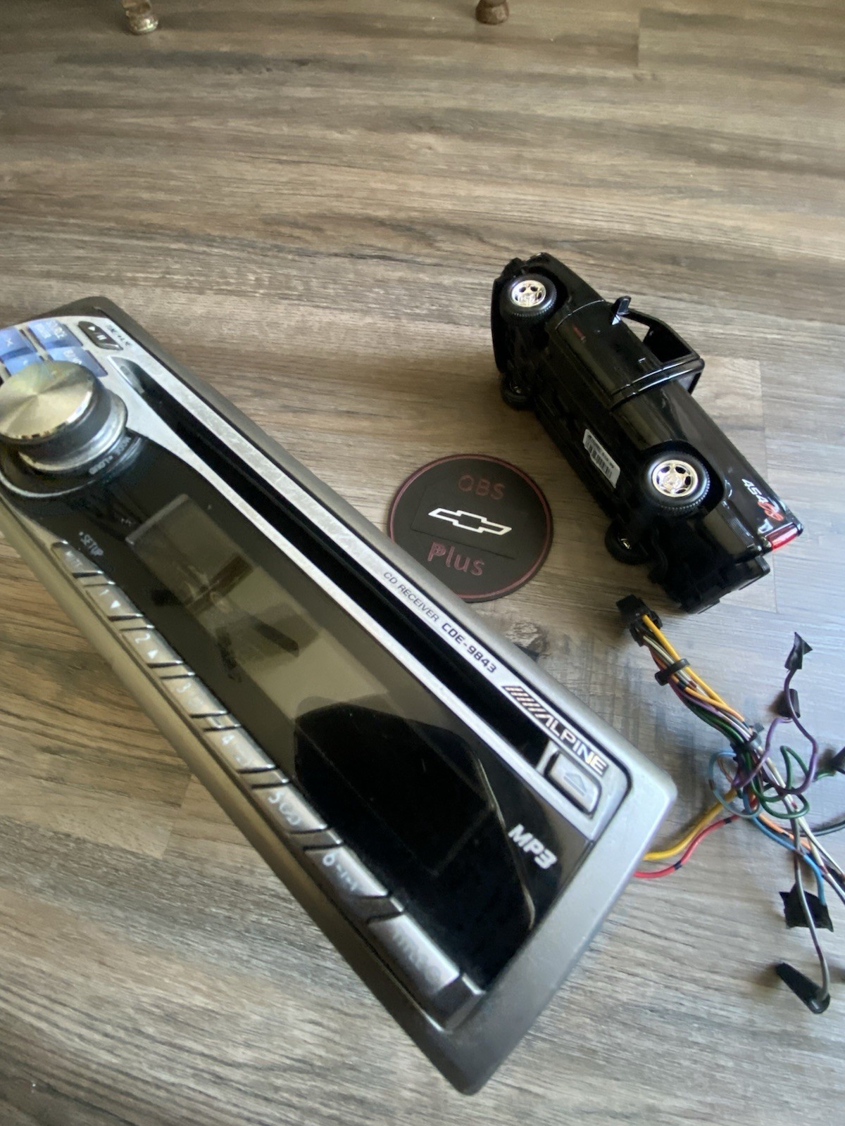 Alpine CDE-9843 CD Player In Dash Receiver