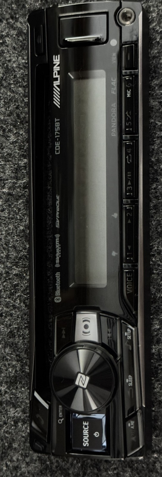 Alpine CDE-175BT NEW/OPEN BOX. EXTREMELY HARD TO FIND (SEE DESCRIPTION)