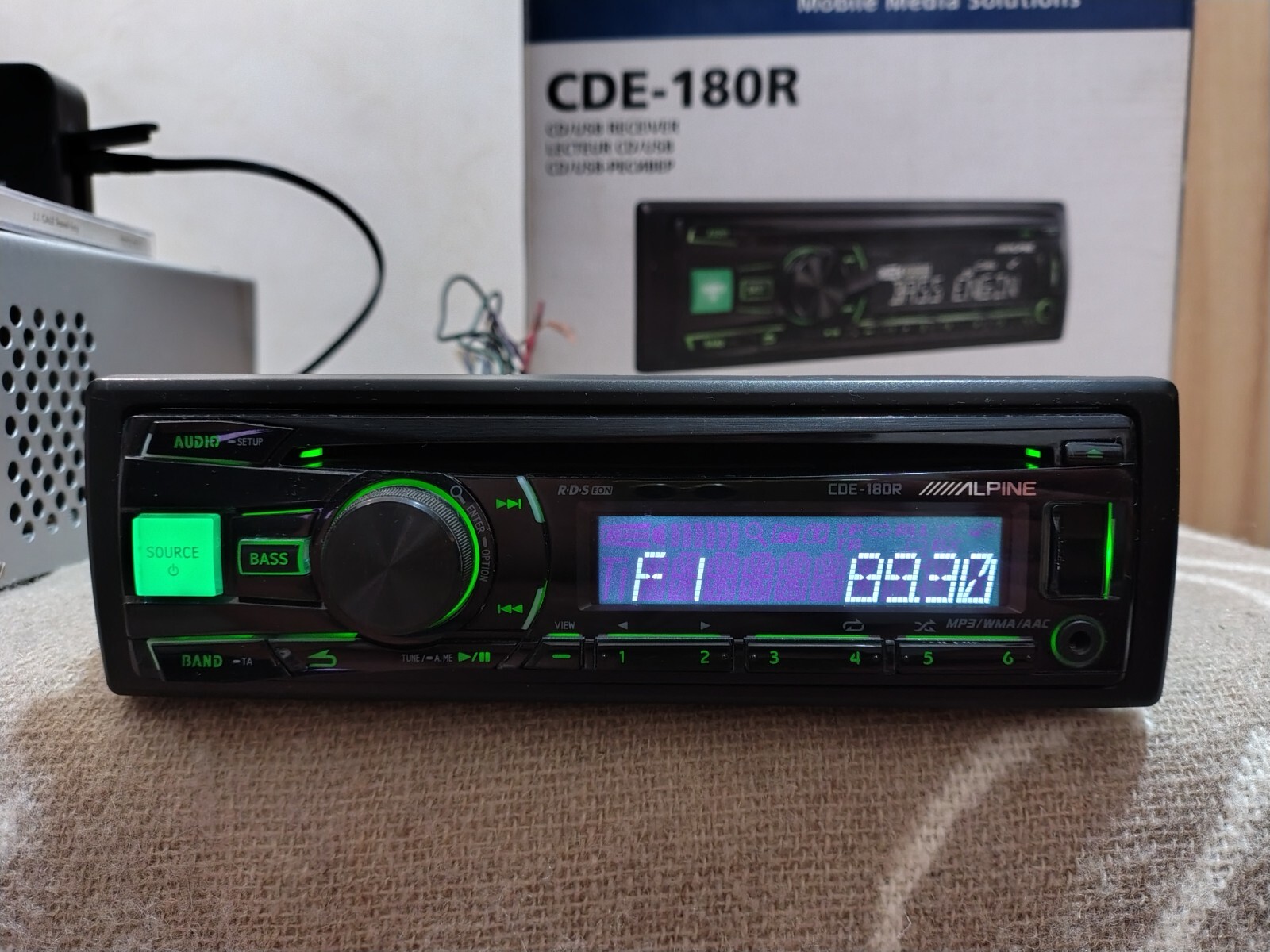 Alpine CDE-180R Car Stereo Mobile Media Receiver Fully Working Good Shape BOX