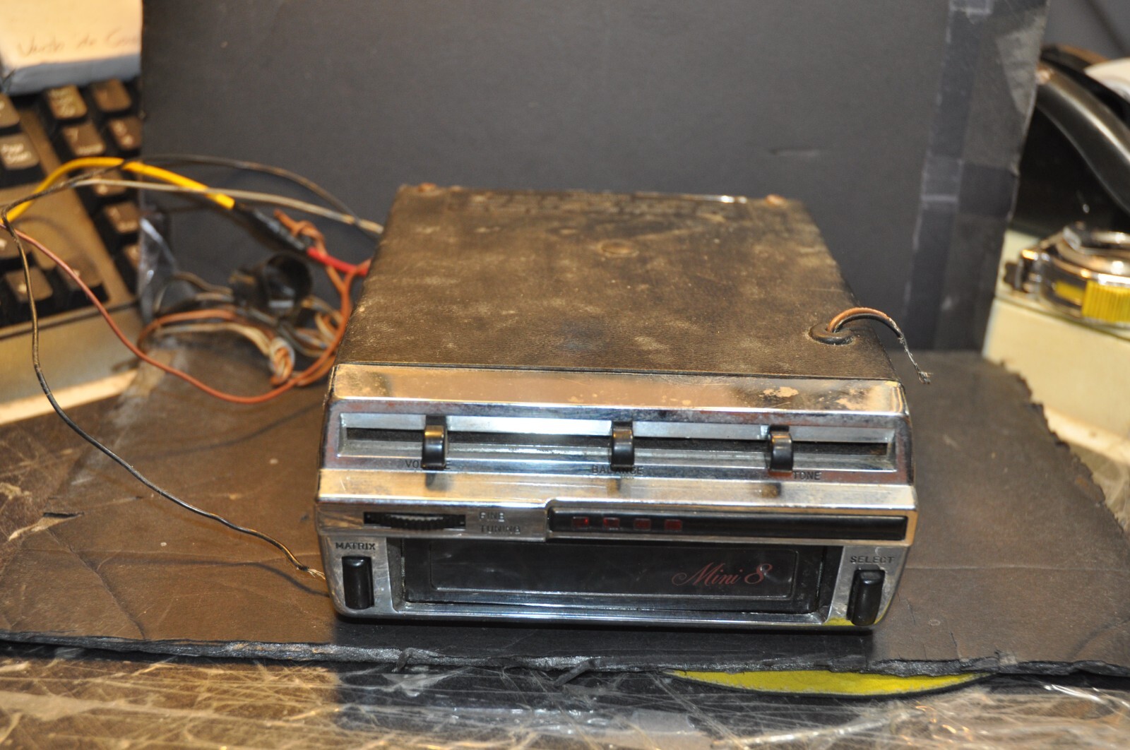 CAR UTO 8-TRACK STEREO TAPE PLAYER Serial 035386 have not been tested