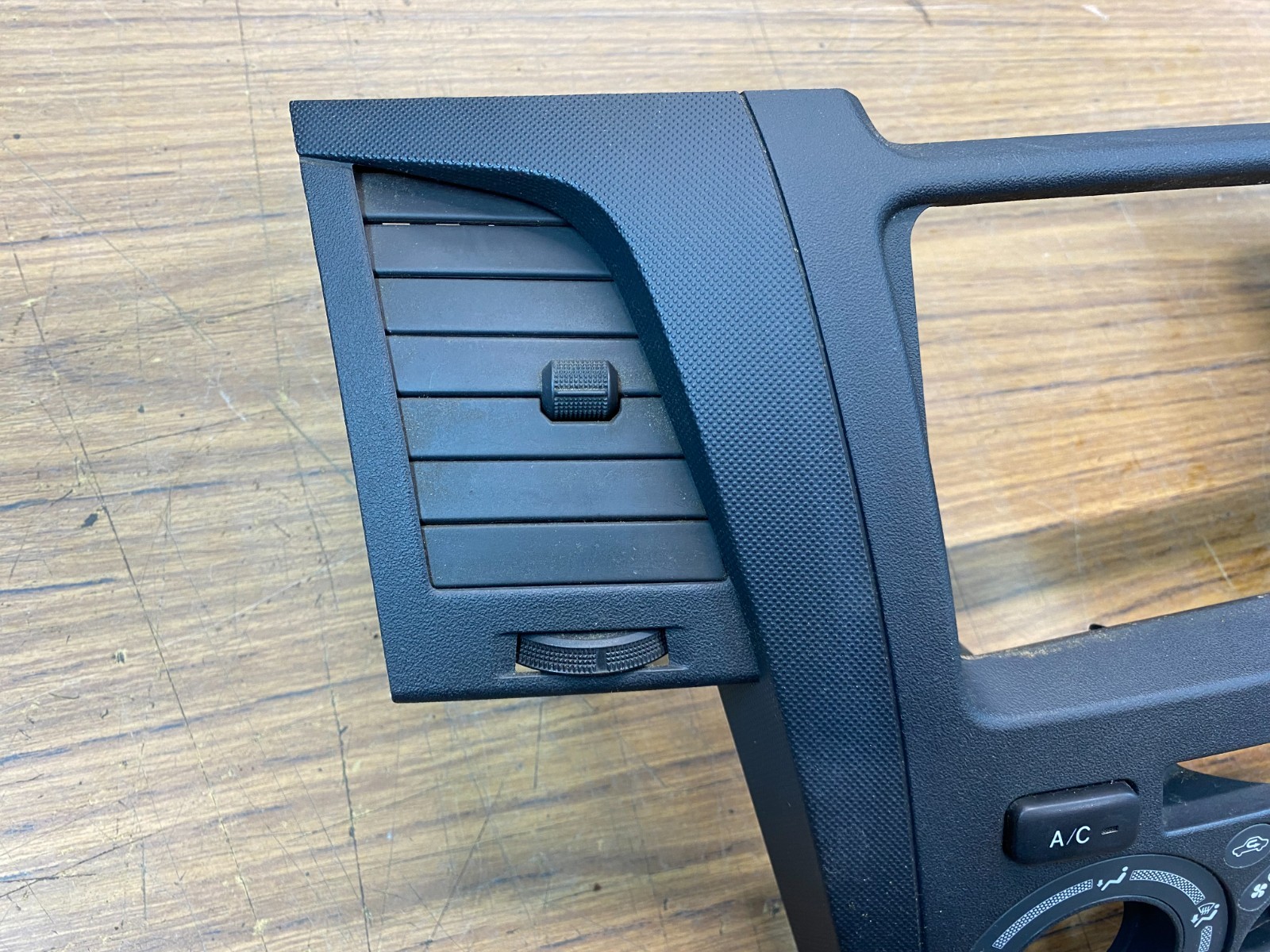 Toyota Hilux 2011 Diesel Interior Dash A/C Control Surround Facia 55420-0K010