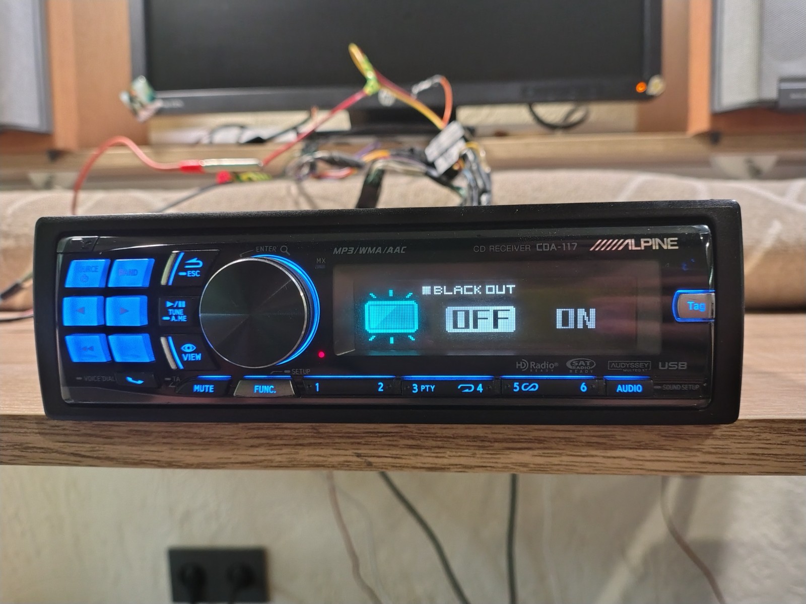 Alpine CDA-117 Car Stereo Mobile Media Station Fully Working Great Shape