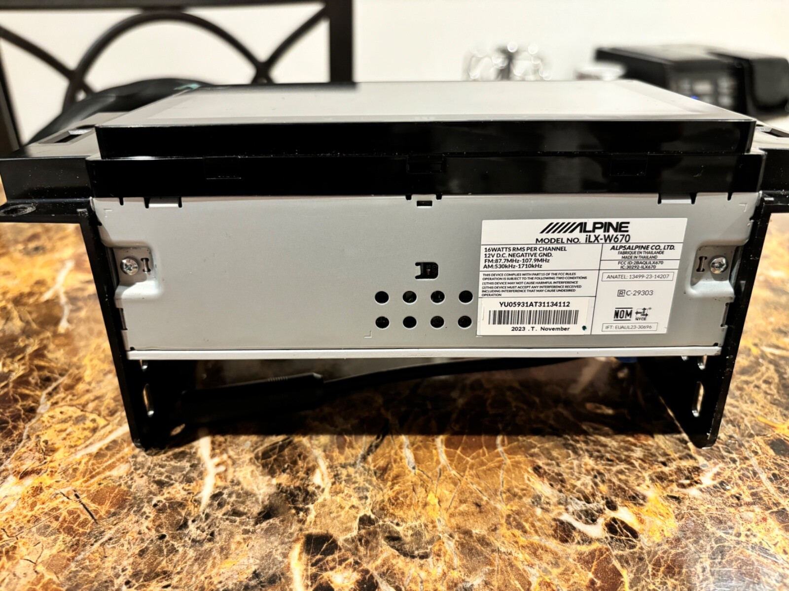 Alpine iLX-W650 7 inch Mechless In-Dash Receiver