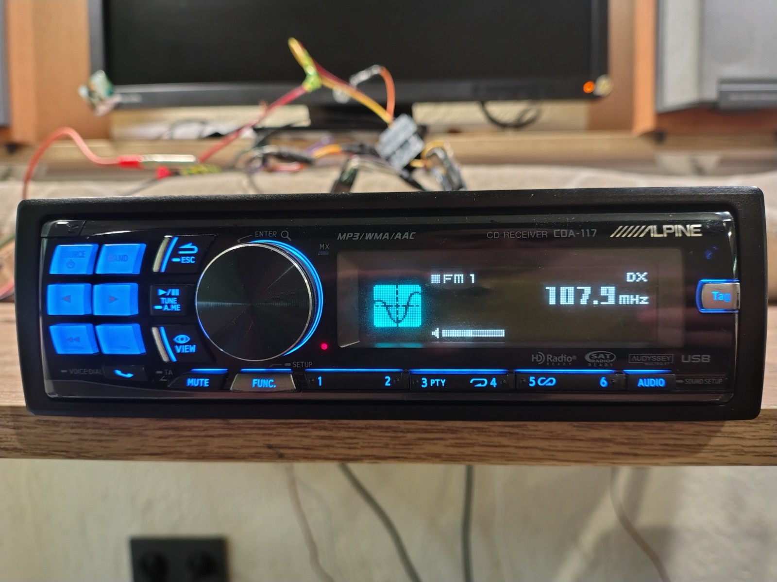 Alpine CDA-117 Car Stereo Mobile Media Station Fully Working Great Shape