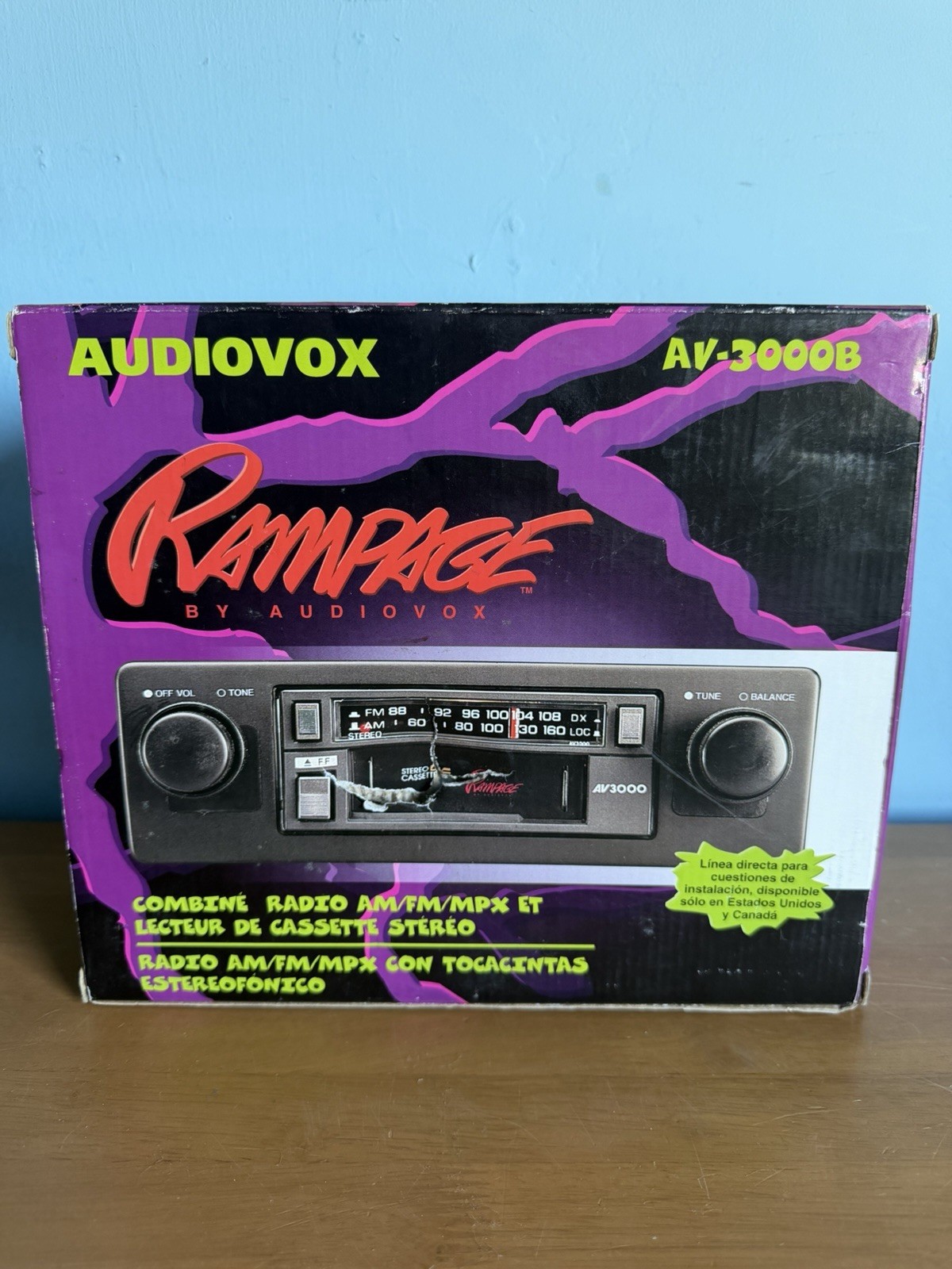 Audiovox Rampage AV-3000B AM/FM/MPX Radio w/ Stereo Cassette OPEN BOX! Nice