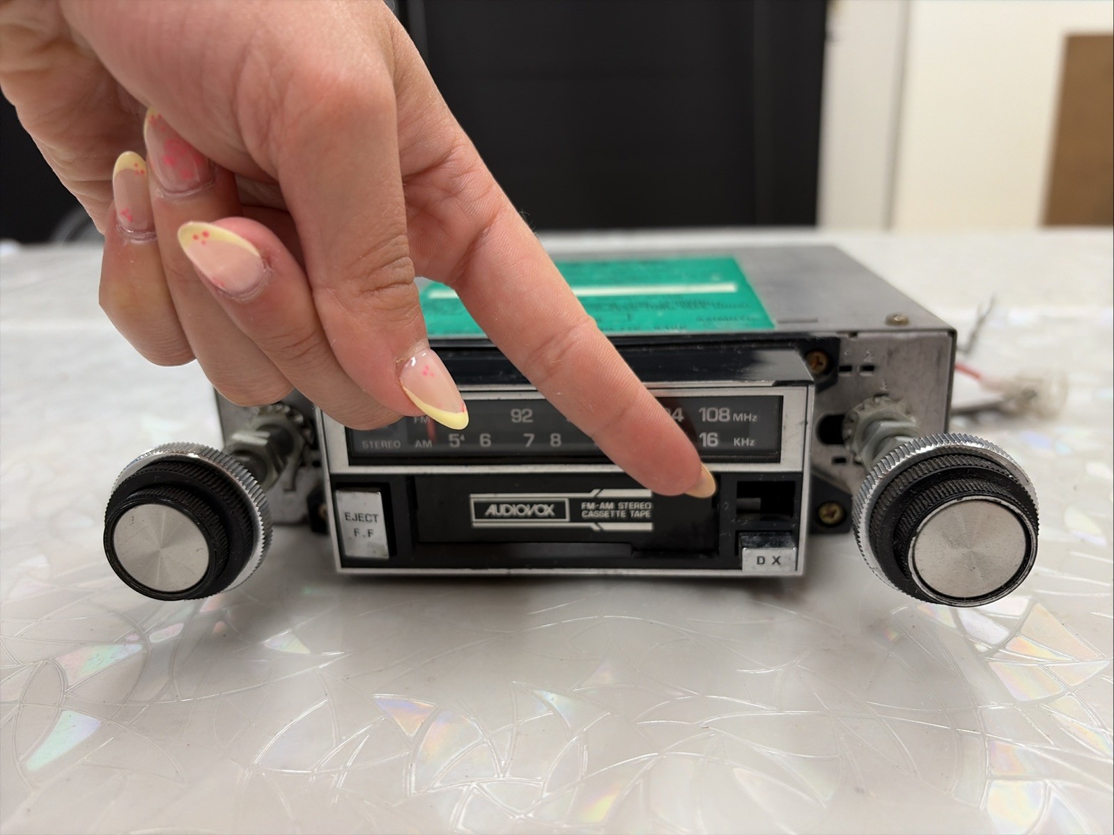 Audiovox AV X-3000 AM/FM Stereo Radio With Stereo Cassette Player