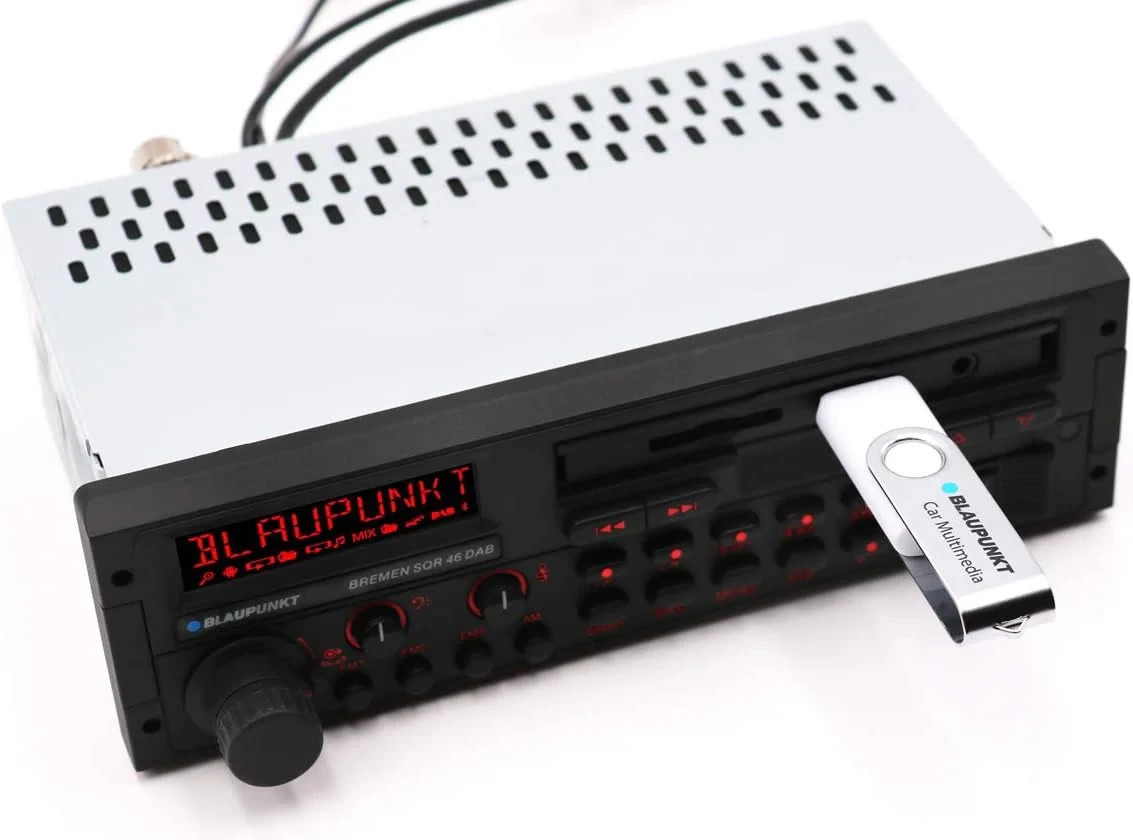 BLAUPUNKT BREMEN SQR 46 DAB / RETRO SINGLE DIN CAR RADIO W/ BLUETOOTH/ DAB/ USB+