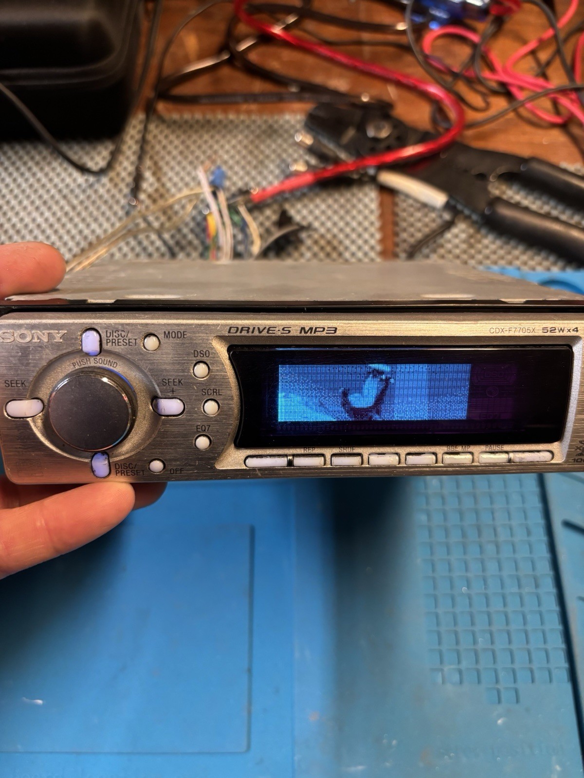 Sony CDX-F7705X 1 DIN In-Dash CD Player MP3 Aux Input Remote Control