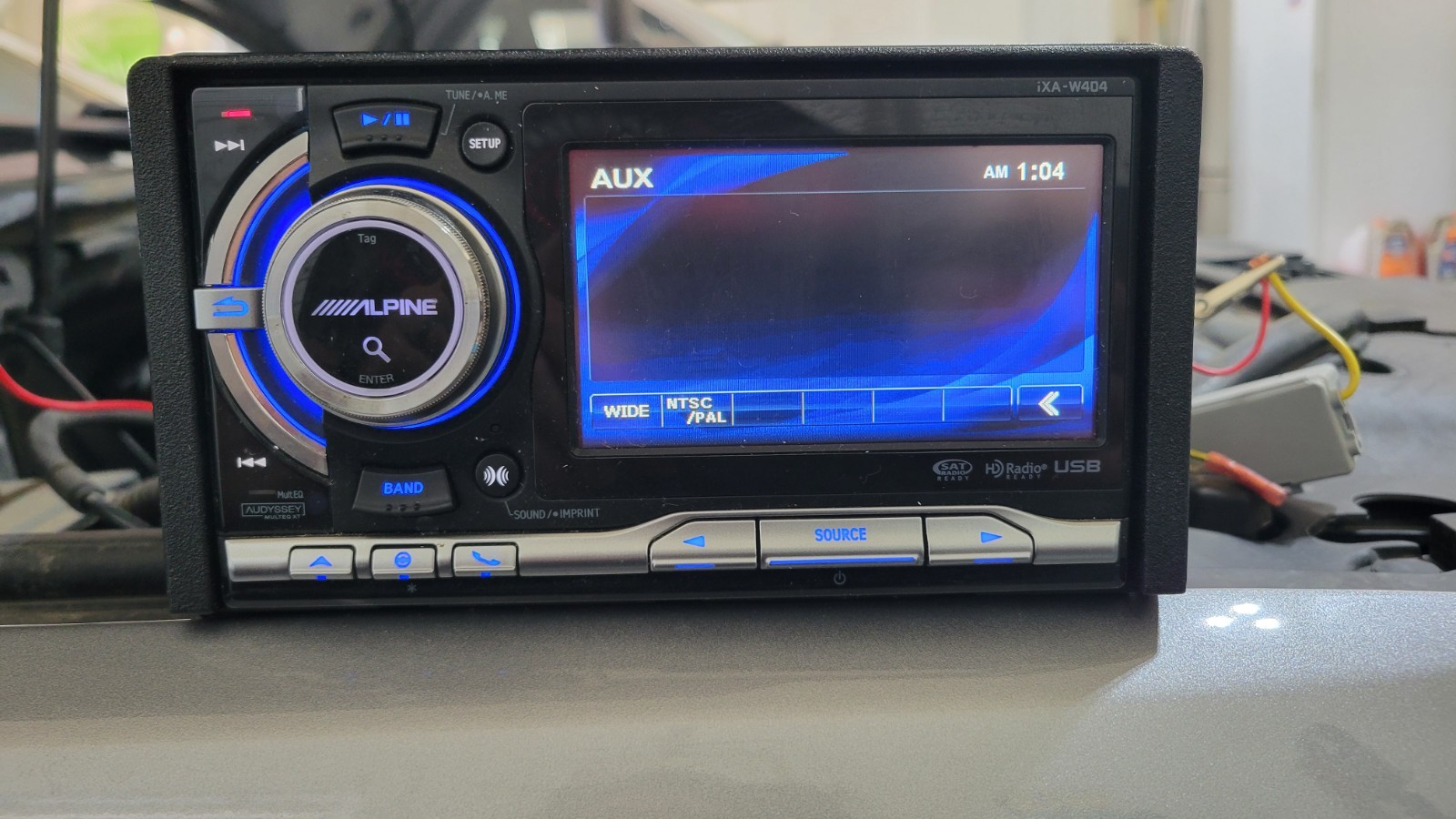 Alpine iXA-W404 Media Player/USB In Dash Receiver Works Great Double DIN