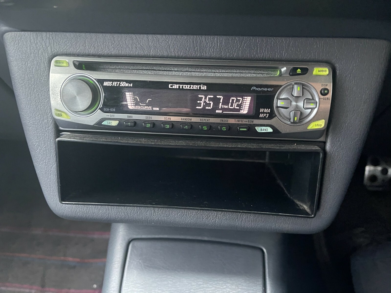 Pioneer Carrozzeria JDM AM FM Tuner WMA MP3 CD Player Stereo Radio DEH-030
