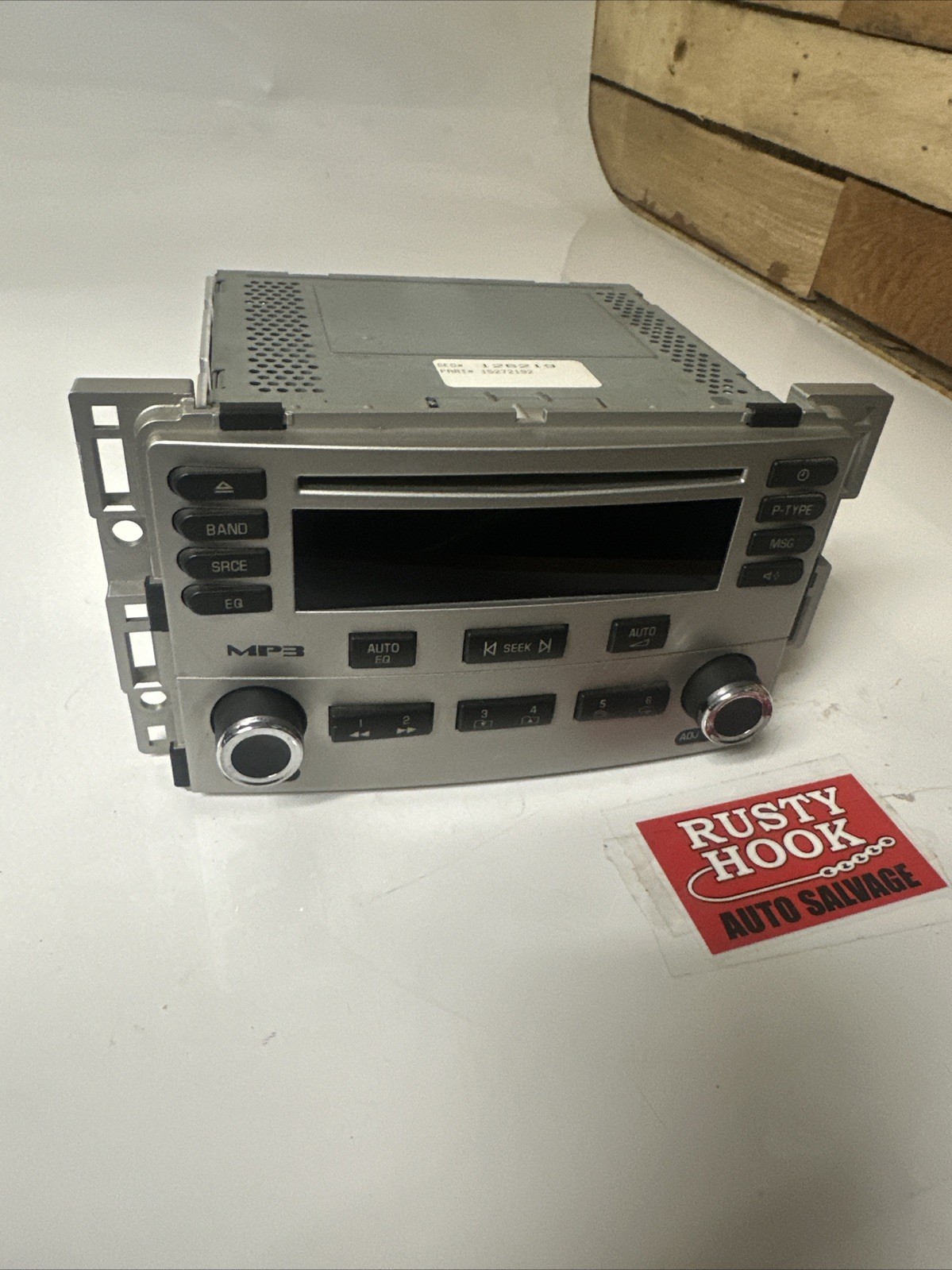 2006 Chevrolet Cobalt AM FM MP3 CD stereo receiver OEM 15272192