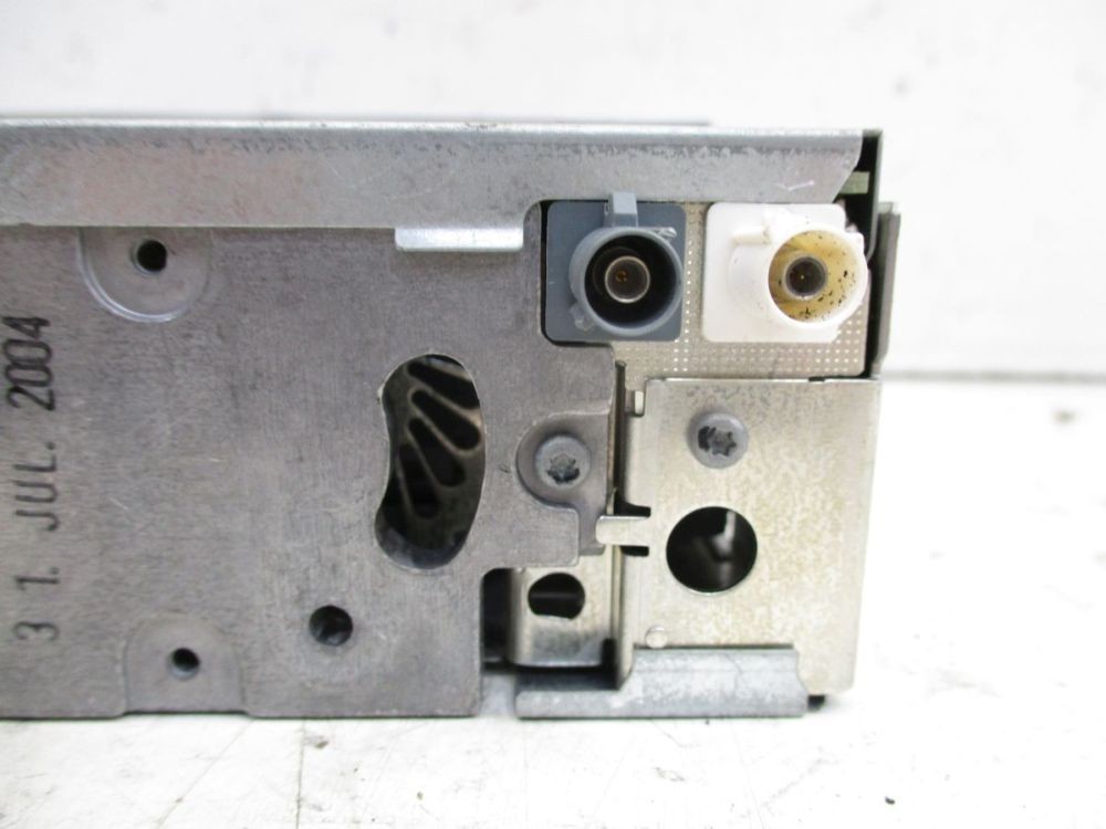 CD Radio MP3 *Code Not Available Fits Peugeot 407 SW (6E_) 2.0 9660647677