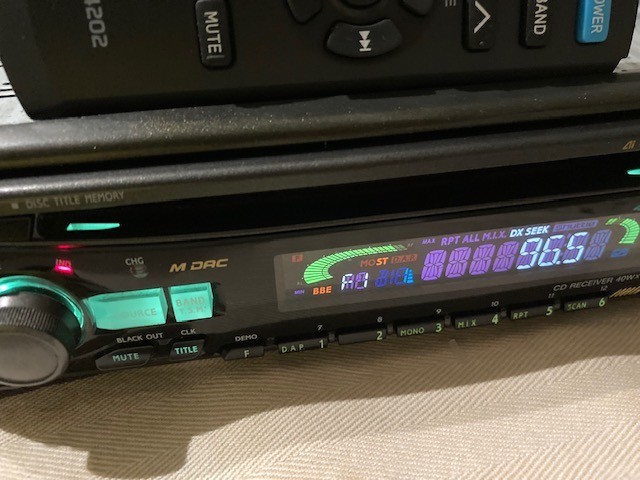ALPINE CAR AUDIO AMBER AM/FM CD BBE EQ UNIT CDA-7840 REMOTE INC DANCING LIGHTS