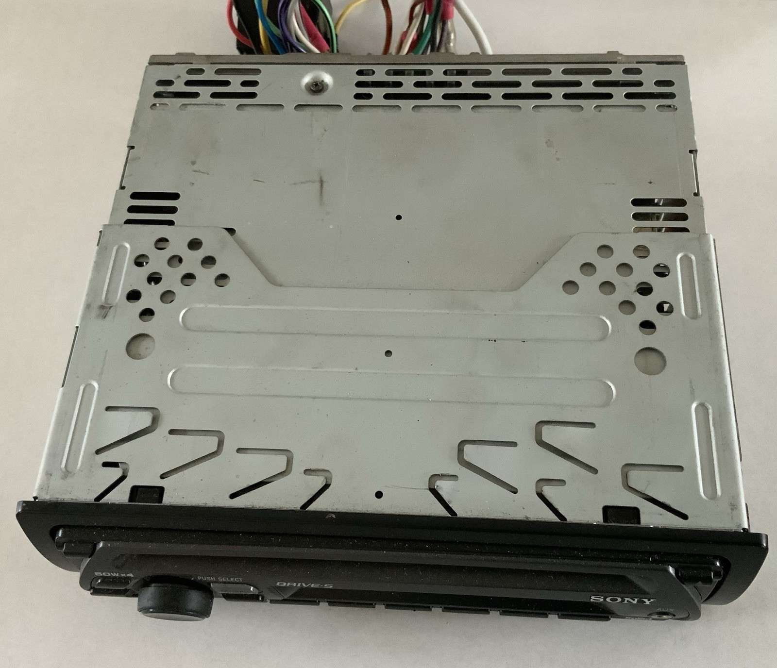 Sony CDX-GT11W Indash FM/AM Radio CD Player Untested, Parts