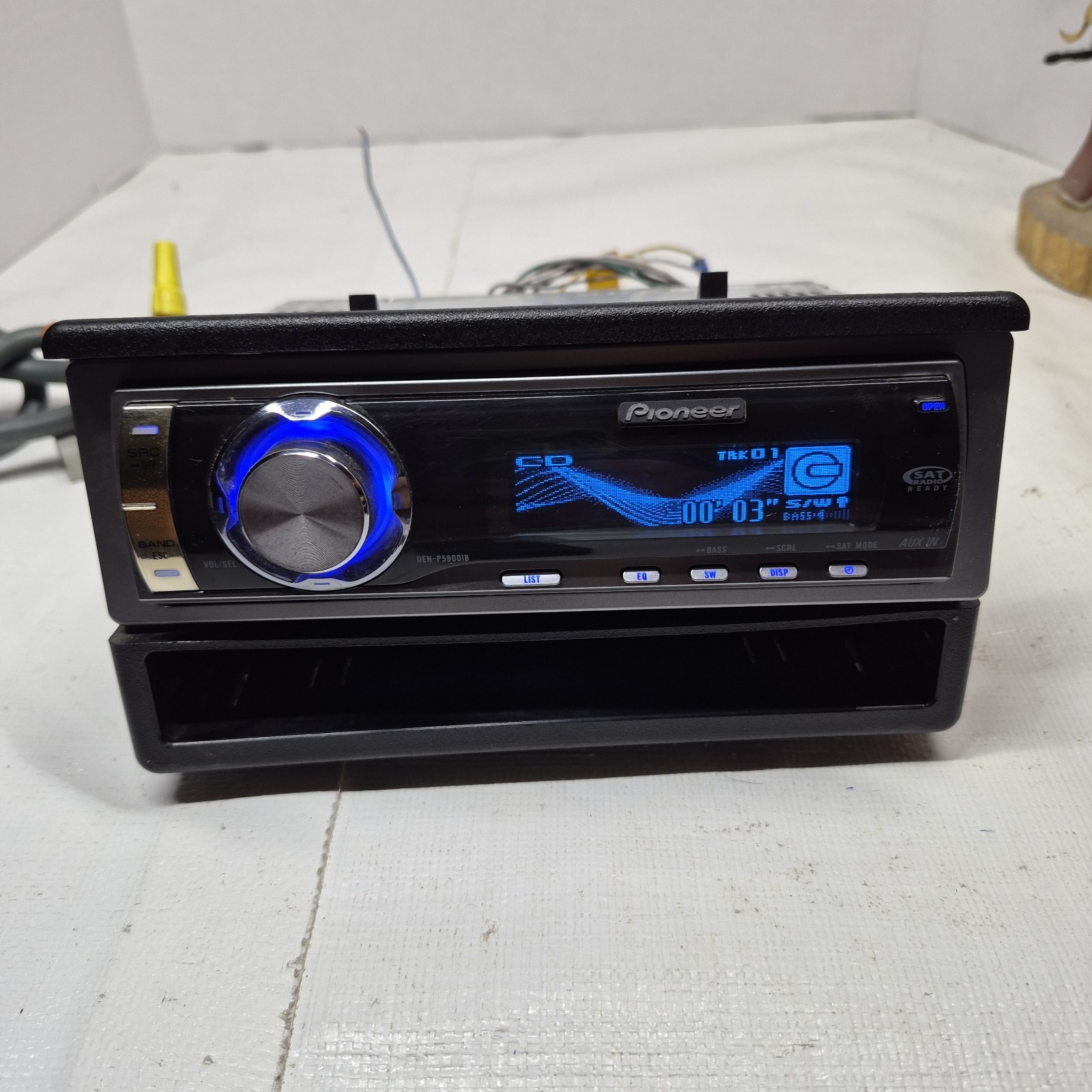 Vintage PIONEER DEH-P5900IB CD mp3 PLAYER 4V Preout REMOTE Control Blue Graphics