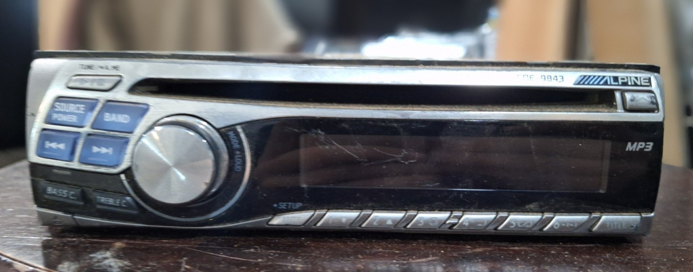 Alpine CDE-9843 CD Player In Dash Receiver