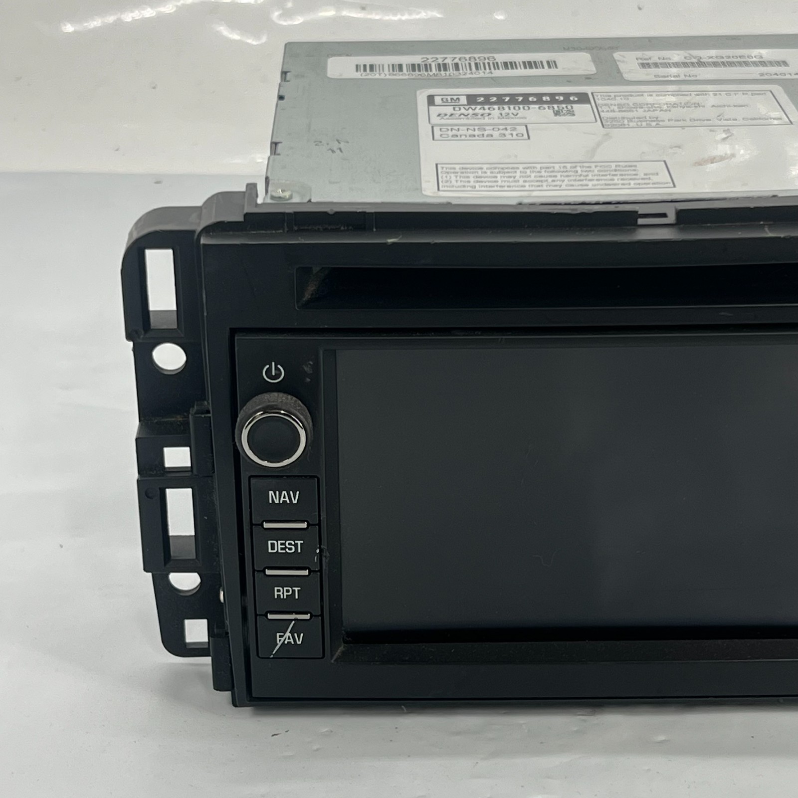 GM Denso DW468100-6850 22776896- DVD Navi Radio Yukon Suburban Tahoe OEM
