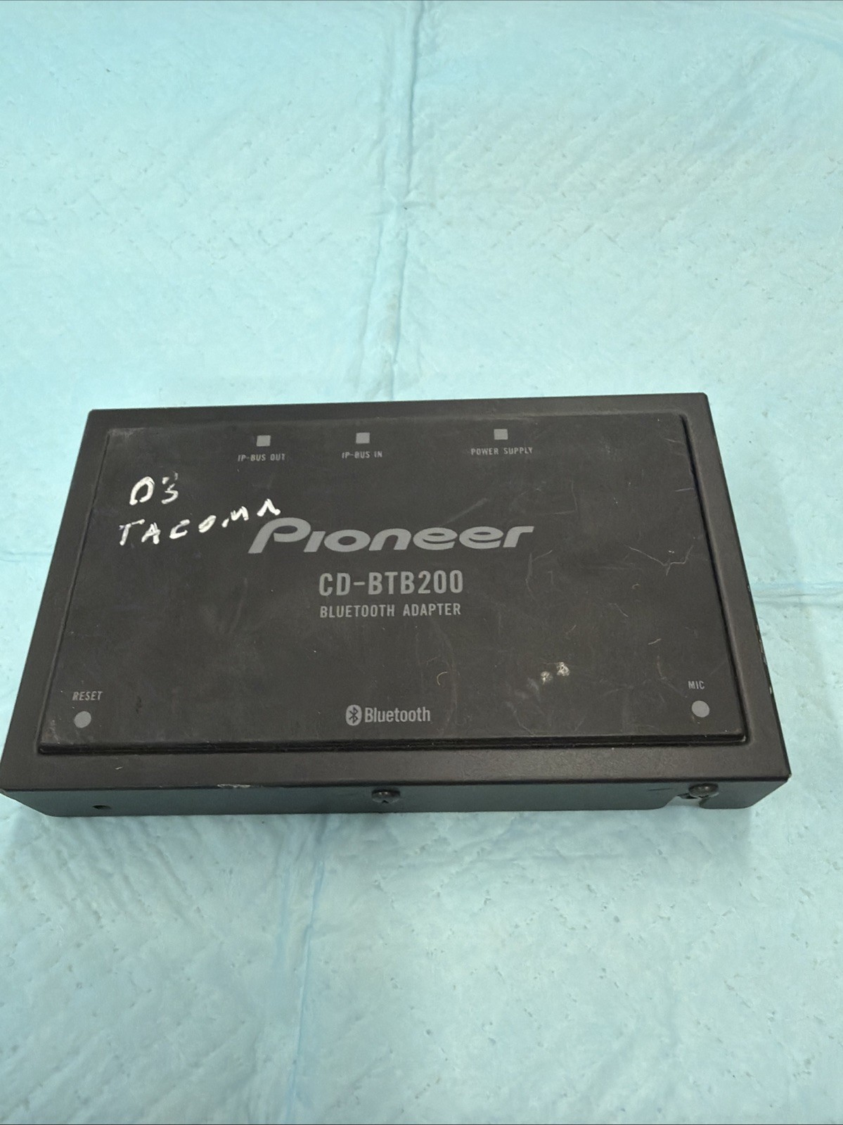 Pioneer CD-BTB200 Stereo Audio Bluetooth Adapter for Classic Car CD Players