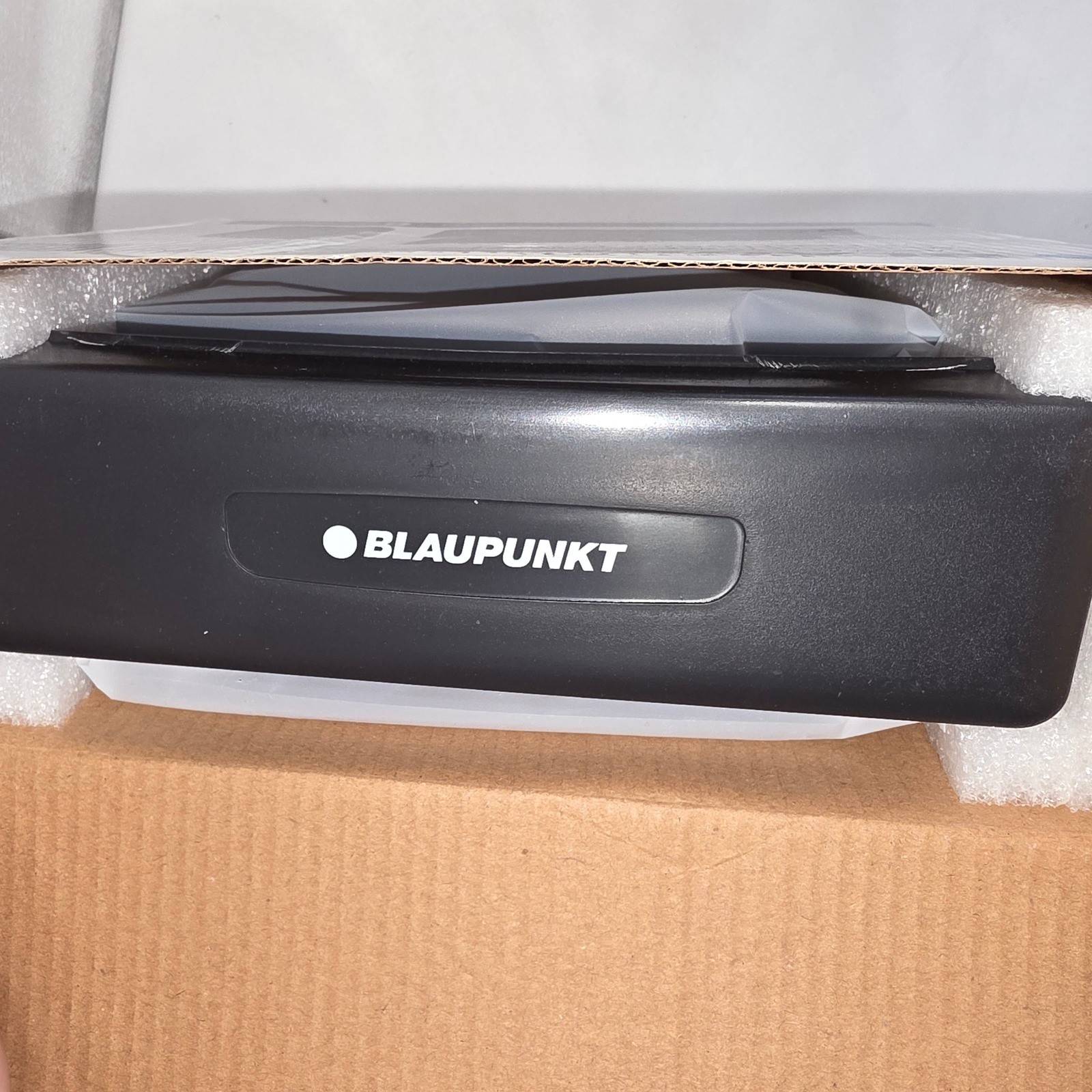 Blaupunkt New Jersey Car MP3 FM Receiver Bluetooth USB SD Detachable Panel