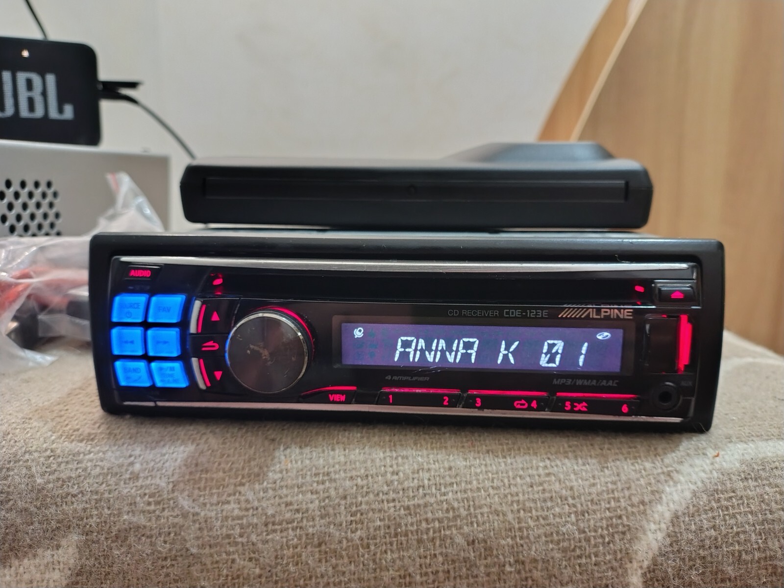 Alpine CDE-123E Car Stereo Mobile Media Receiver Fully Working Good Shape