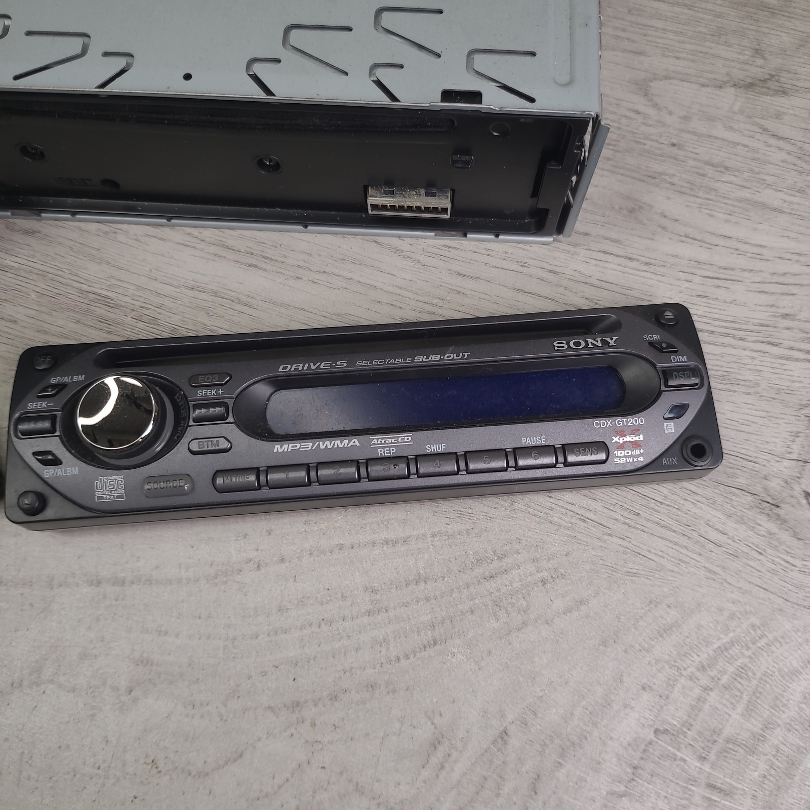 Sony CDX-GT200 Xplod Car Stereo CD Player MP3 AUX INCLUDES REMOTE