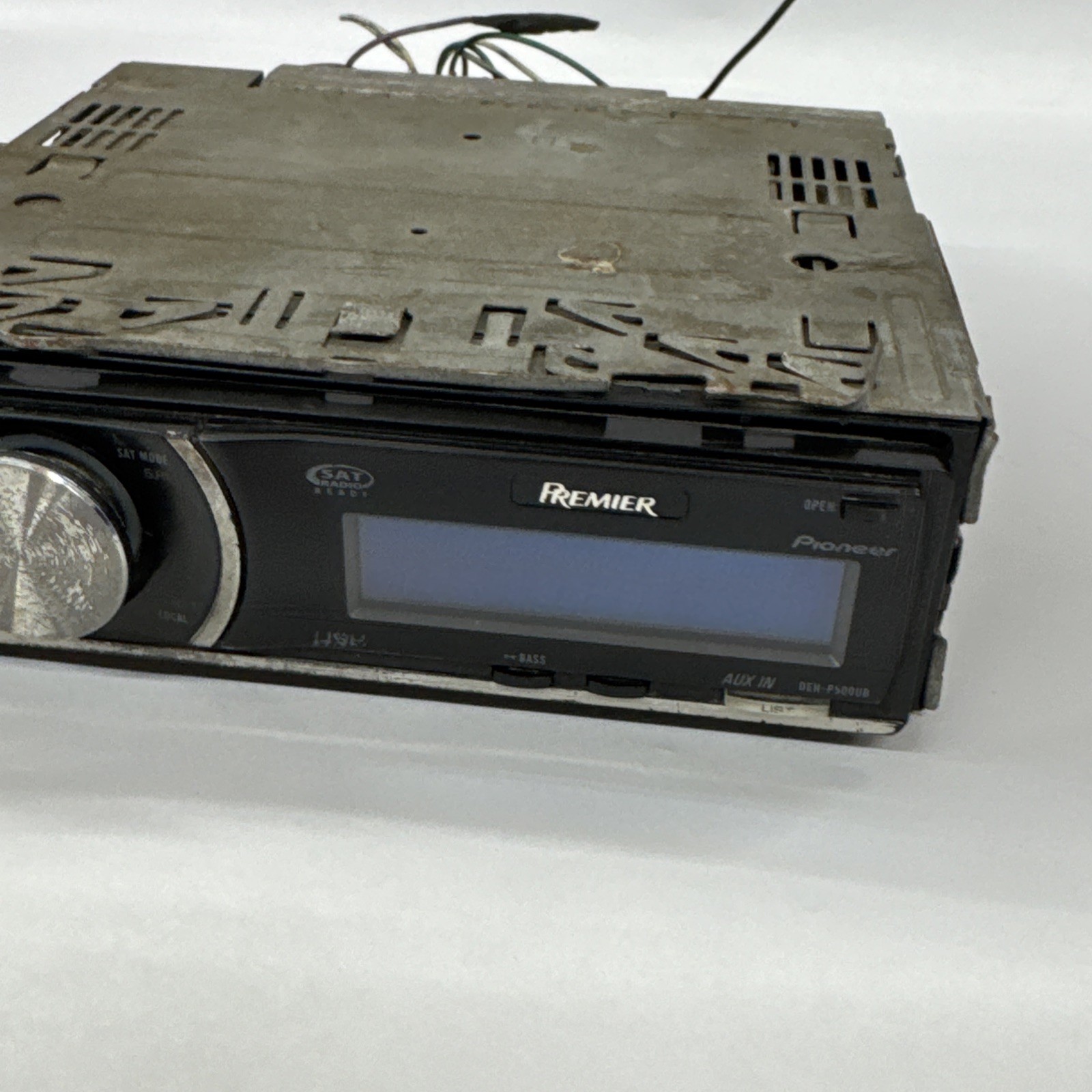 PIONEER PREMIER CAR AUDIO STEREO CD BLUETOOTH AUX OLD SCHOOL DEH-P500UB EQ SUB!