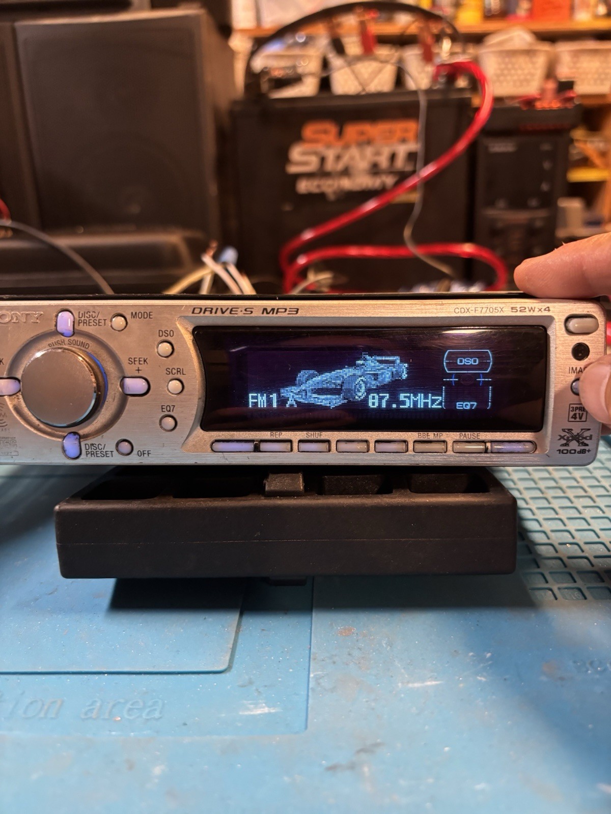Sony CDX-F7705X 1 DIN In-Dash CD Player MP3 Aux Input Remote Control