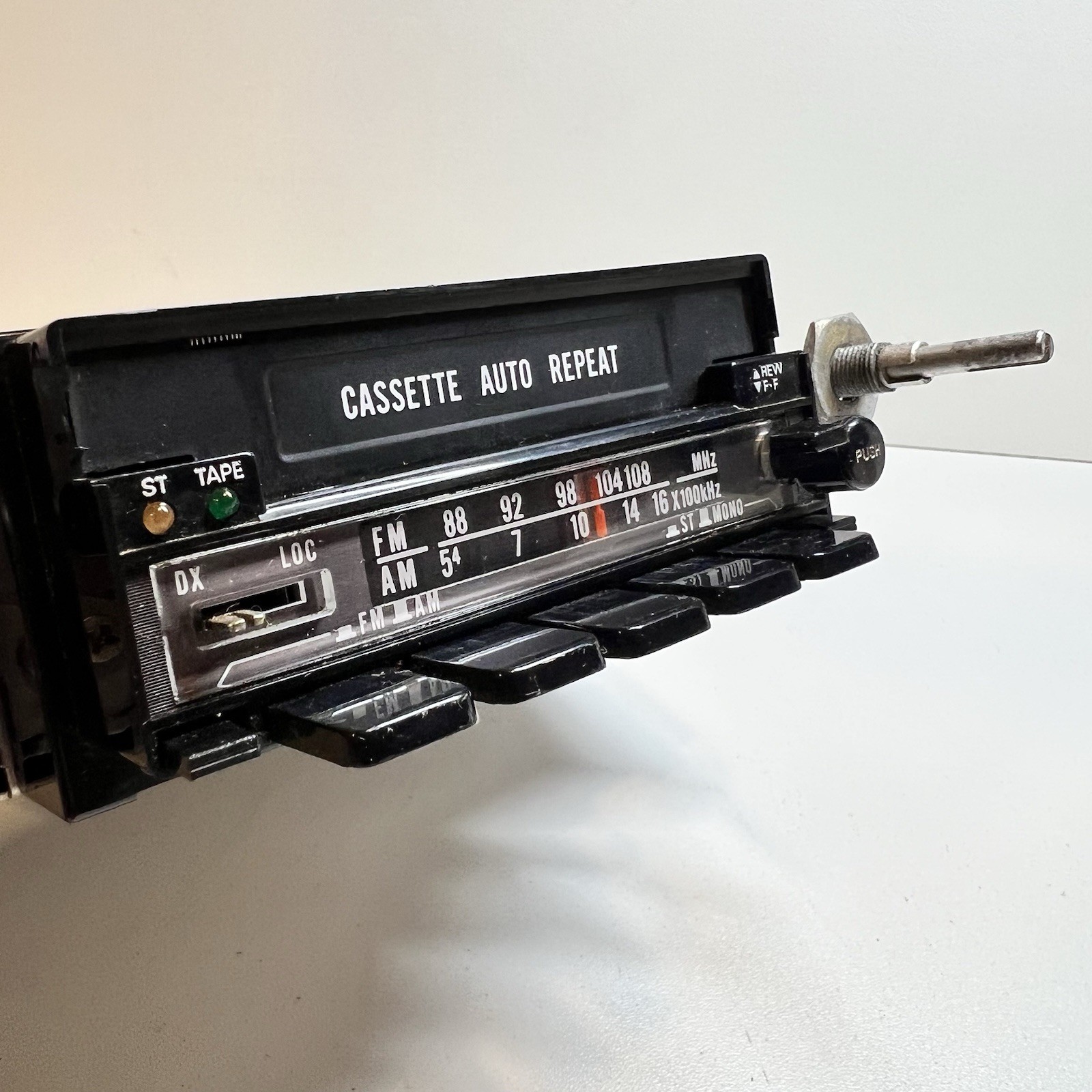 Vintage Honda #A208K-163-81232 12V AM/FM Cassette Car Radio Shaft Player Style