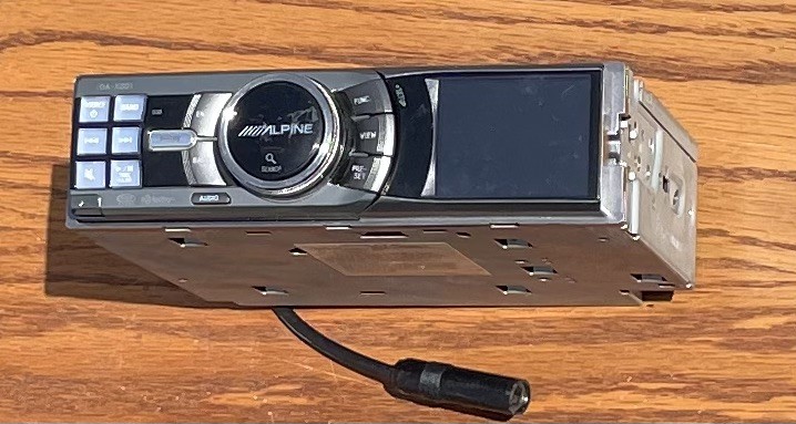 Alpine iDA-X001 Stereo 18 Watts RMS USB Aux No Remote
