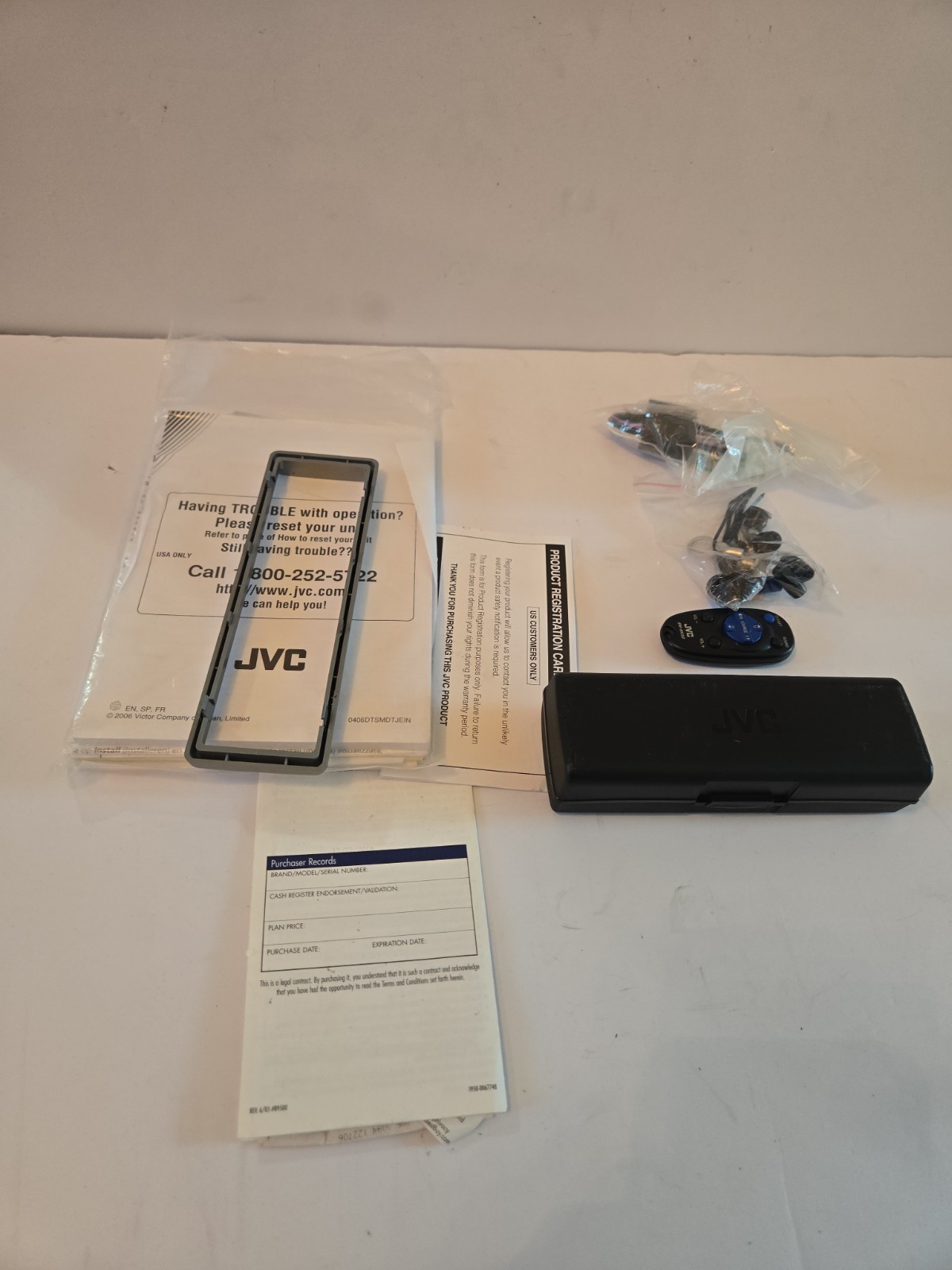 JVC KD-G820 CD MP3 USB Car Stereo Receiver Complete in Box Tested Working