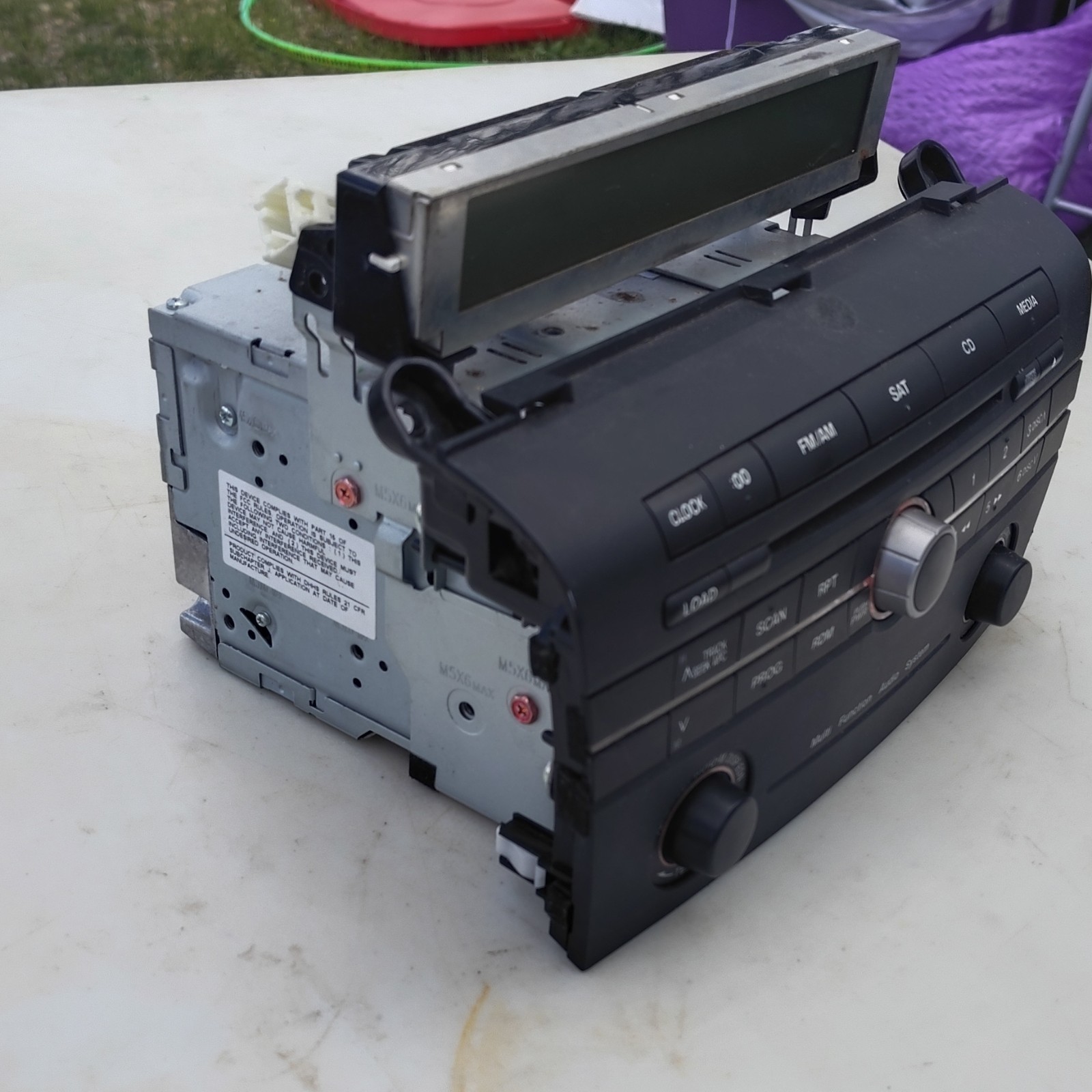 1 DIN In-Dash CD Player FM/AM SAT Radio Media Input Model 14798188