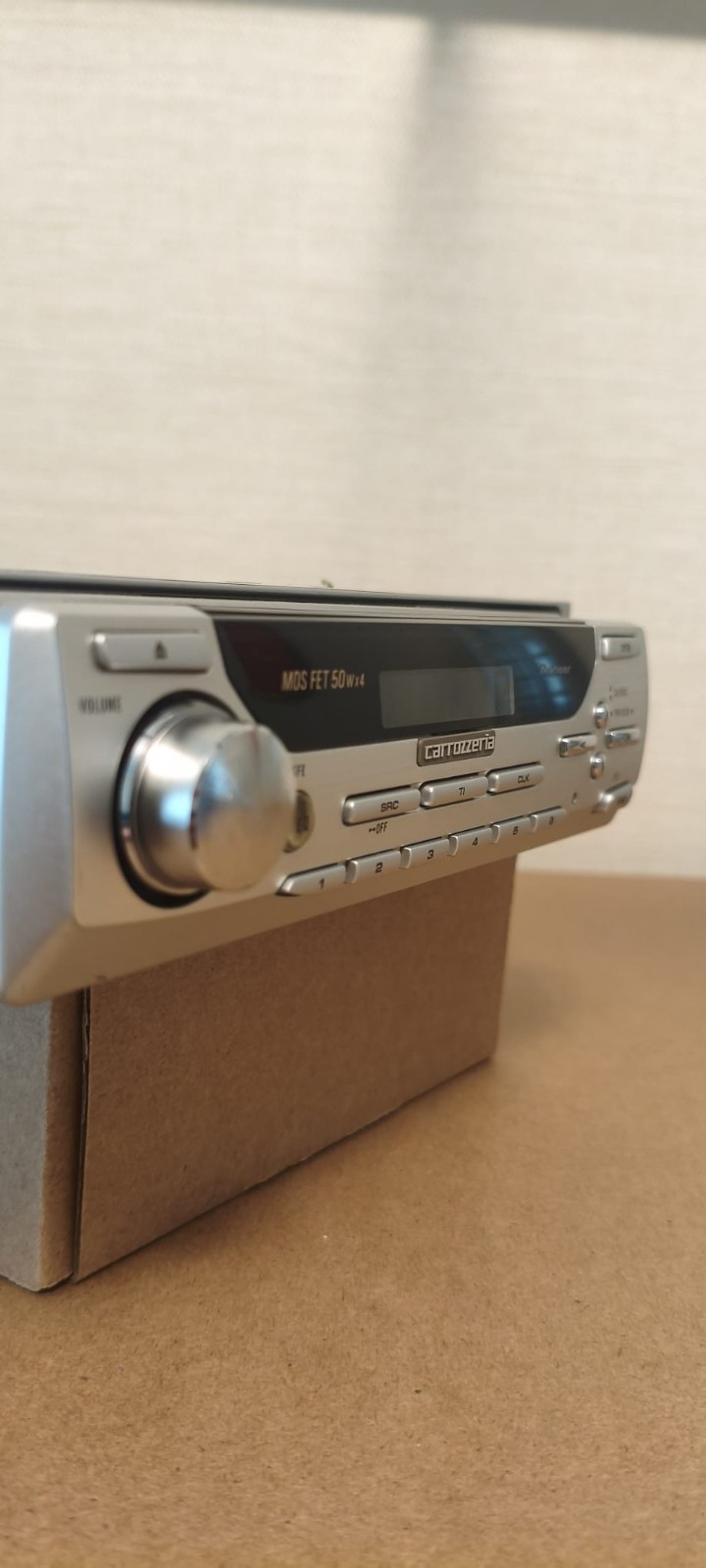 Pioneer Carrozzeria DEH-P717 1-DIN Car Audio Unit – For Parts/Restororation