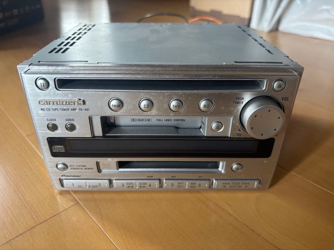 PIONEER Carrozzeria FH-401 Deck amplifier Car Audio Head Unit Tuner CD MD USED